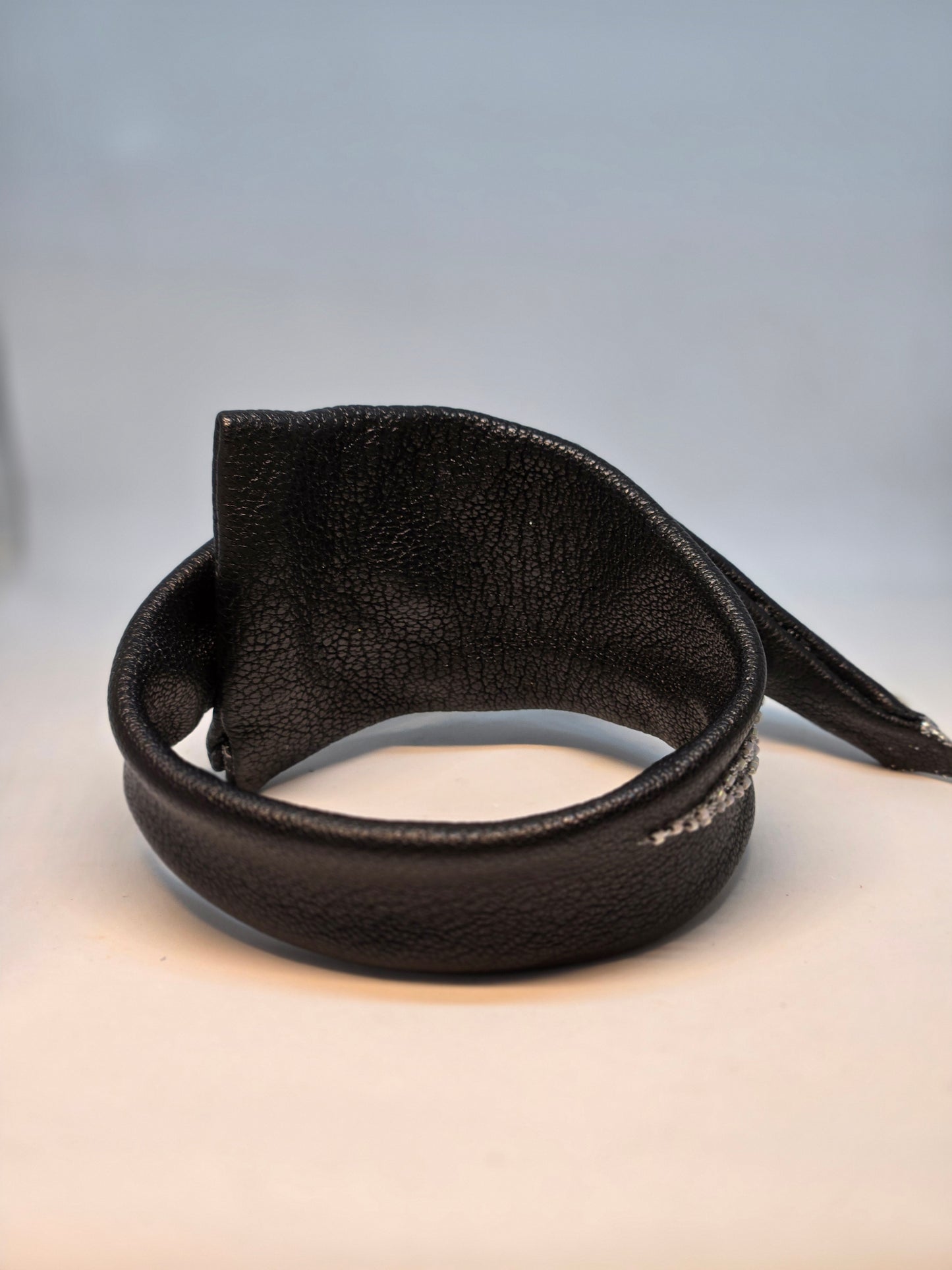 BRACCIALE in Pelle Nera Handmade con Perline