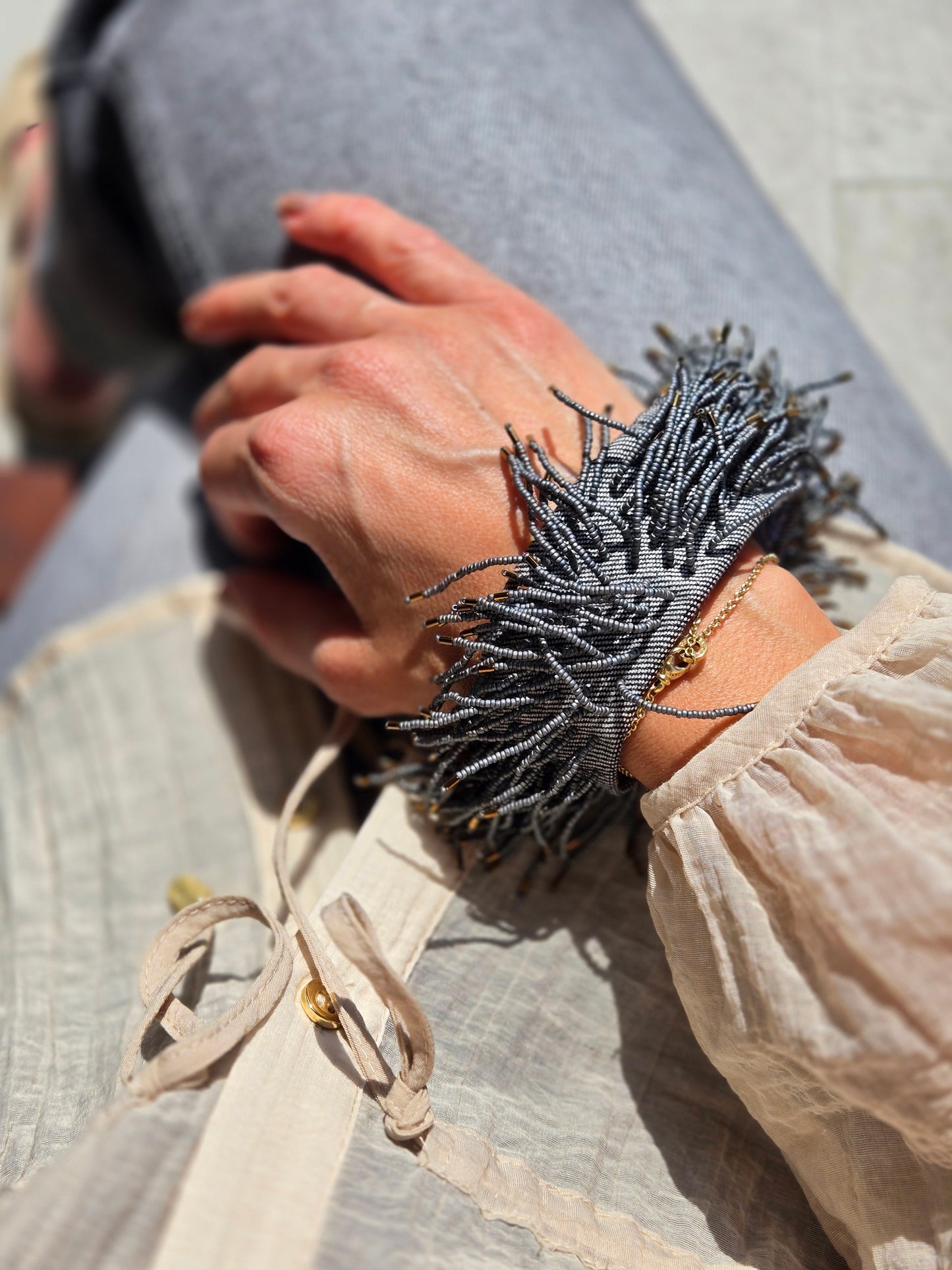 BRACCIALE - con frange in perline