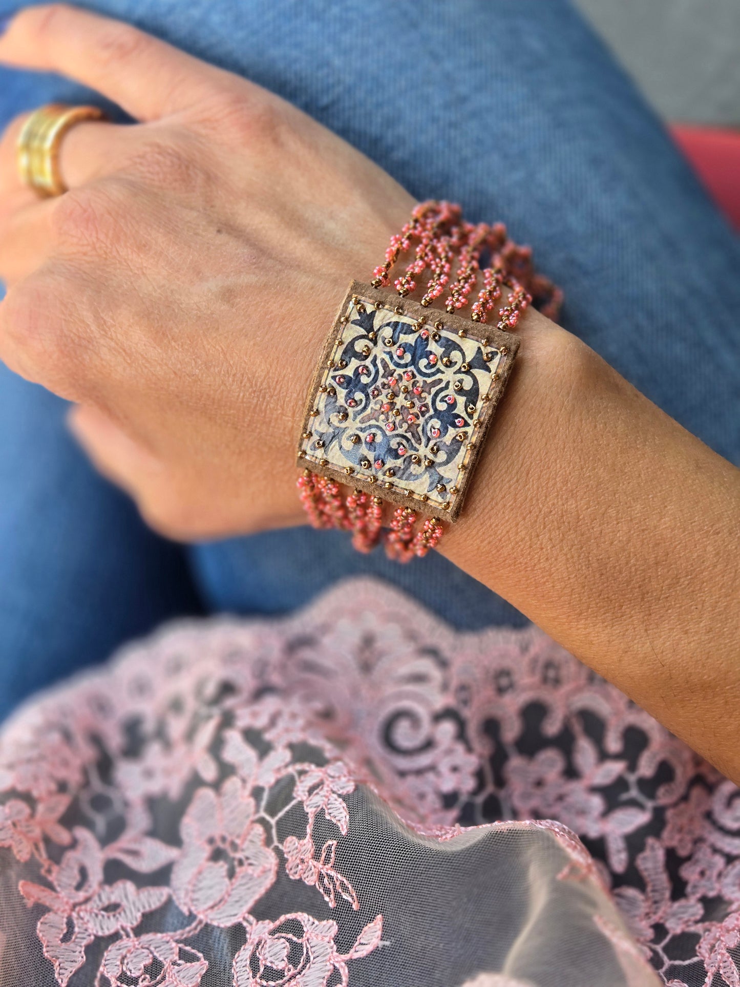 Arabesque leather and pearl bracelet