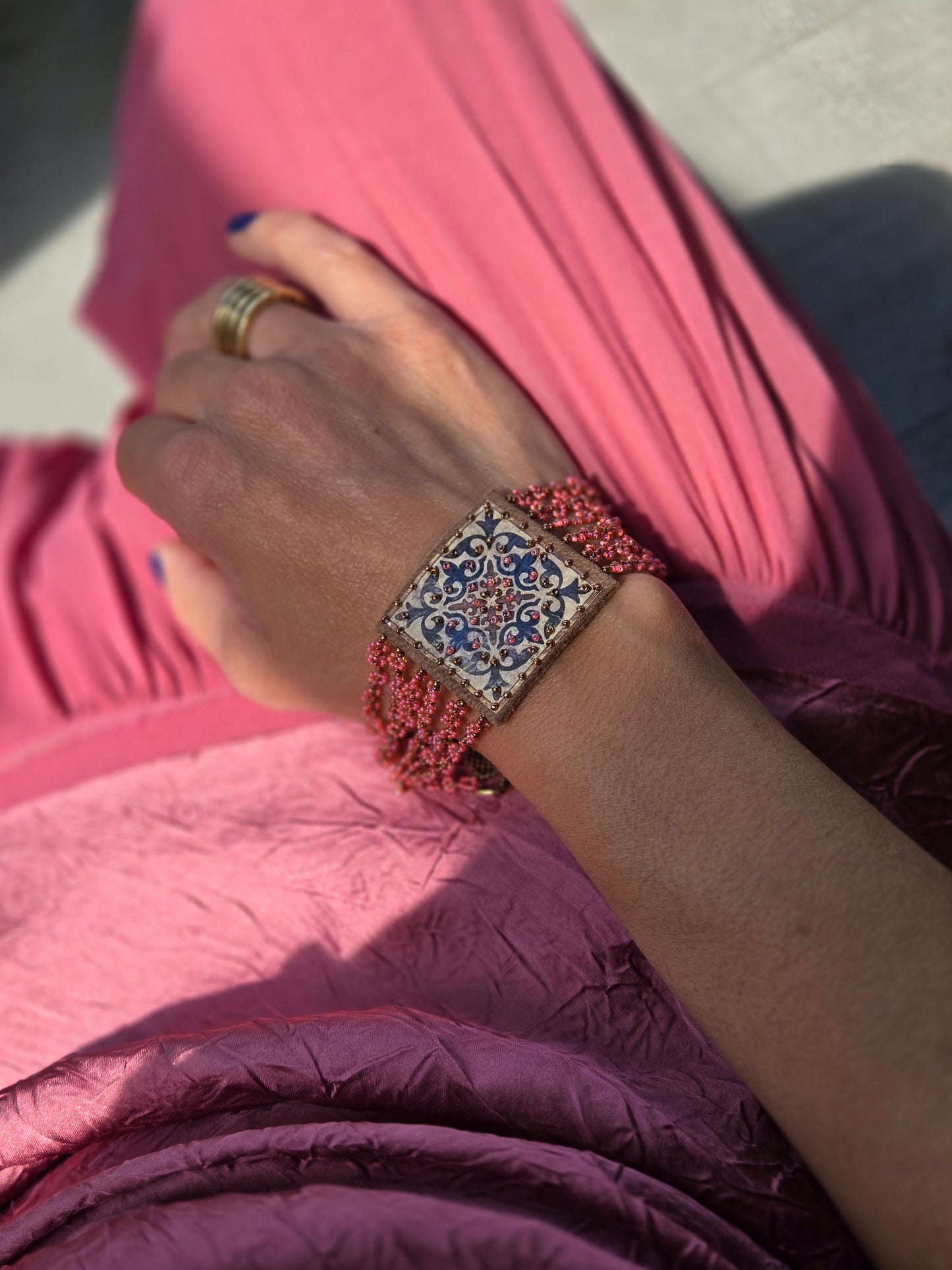 Arabesque leather and pearl bracelet