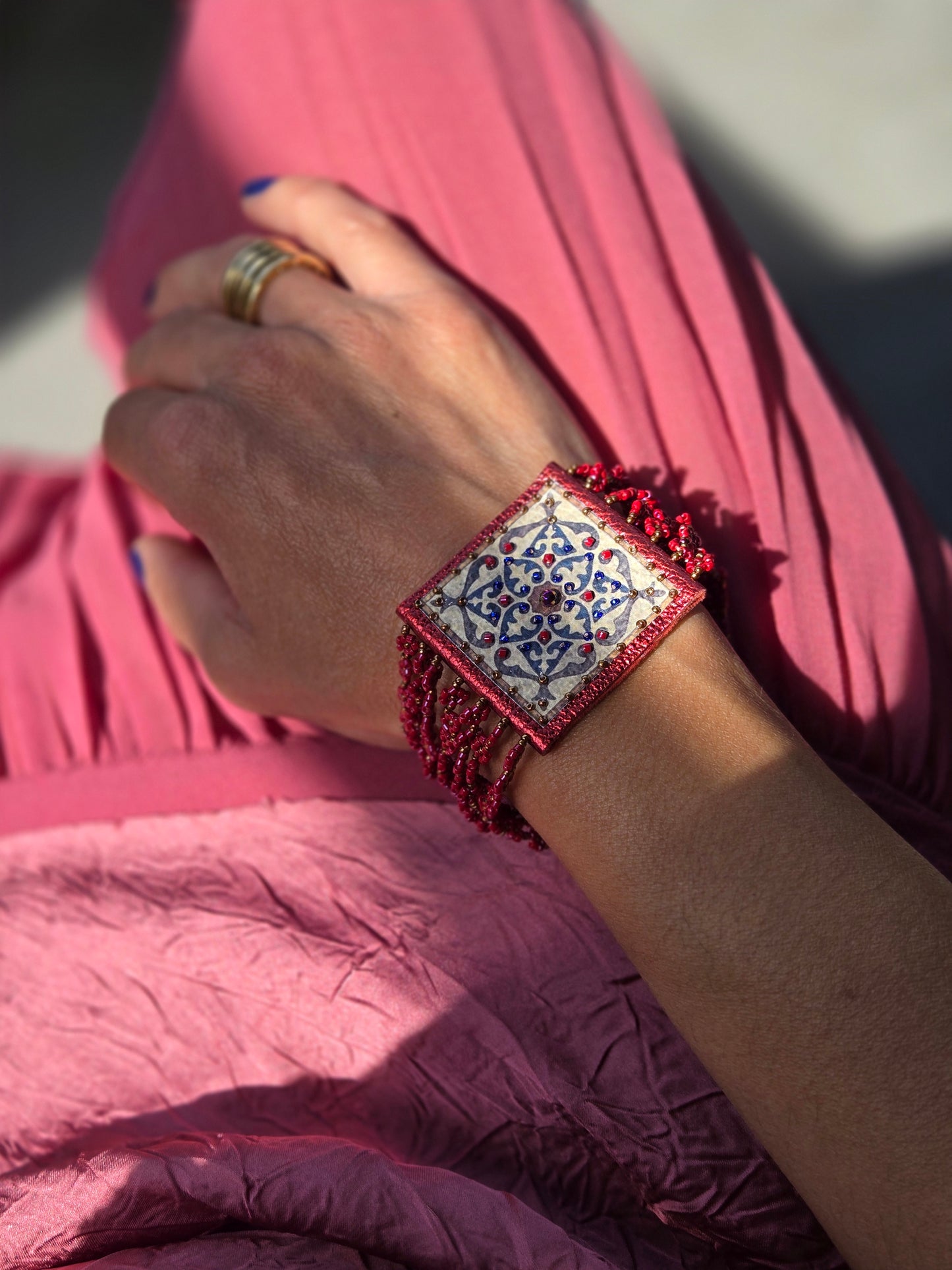 Arabesque leather and pearl bracelet