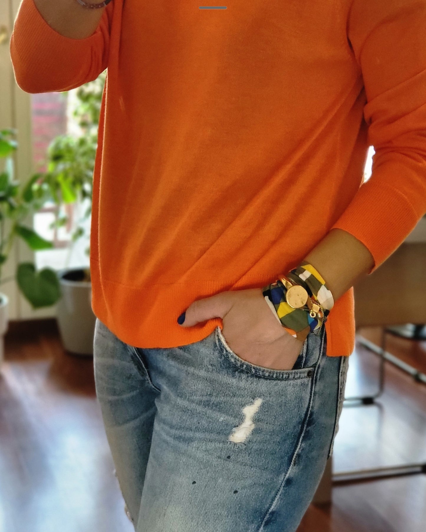 Semi-rigid bracelet