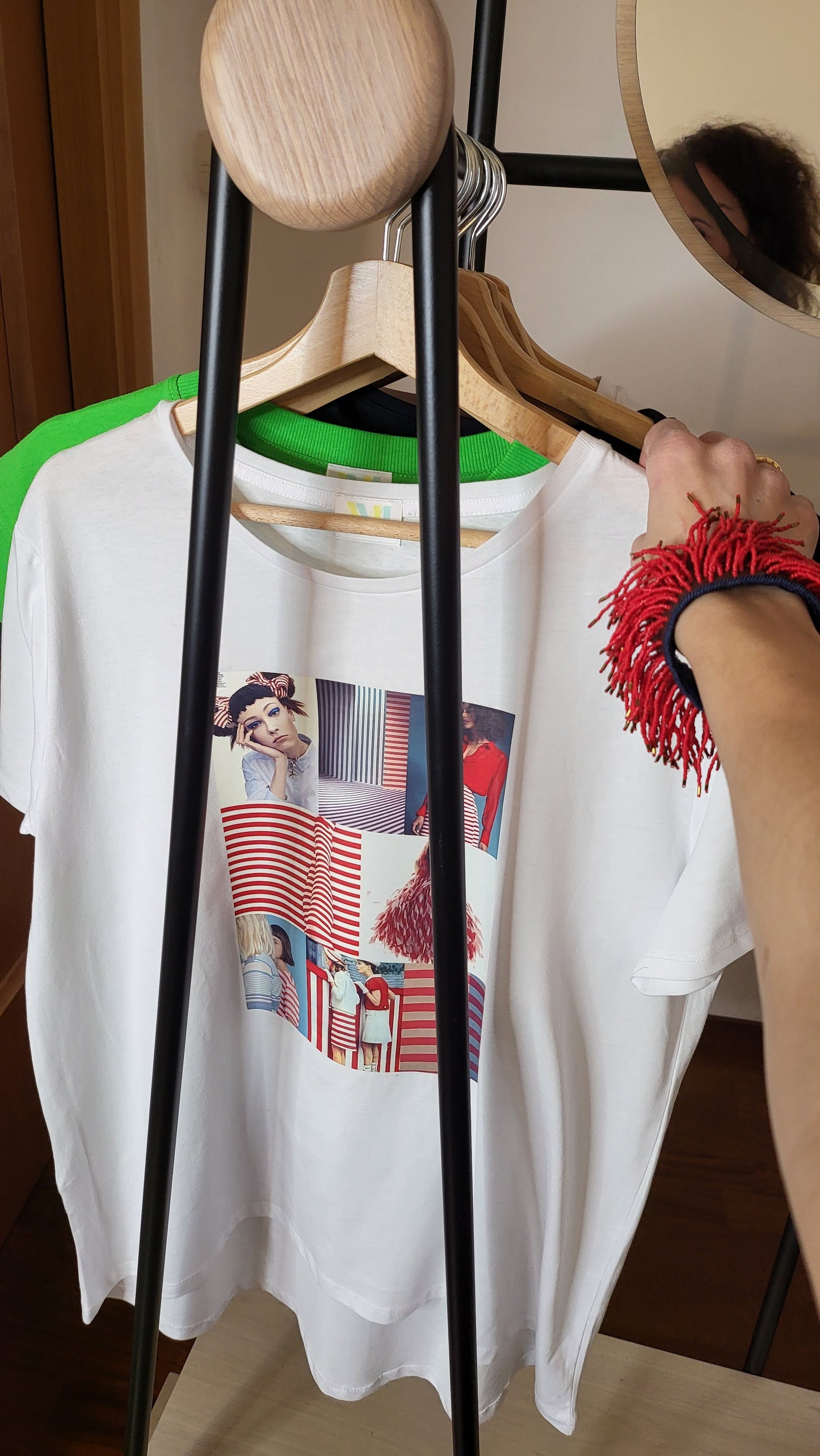 White T-shirt "RED STRIPES"
