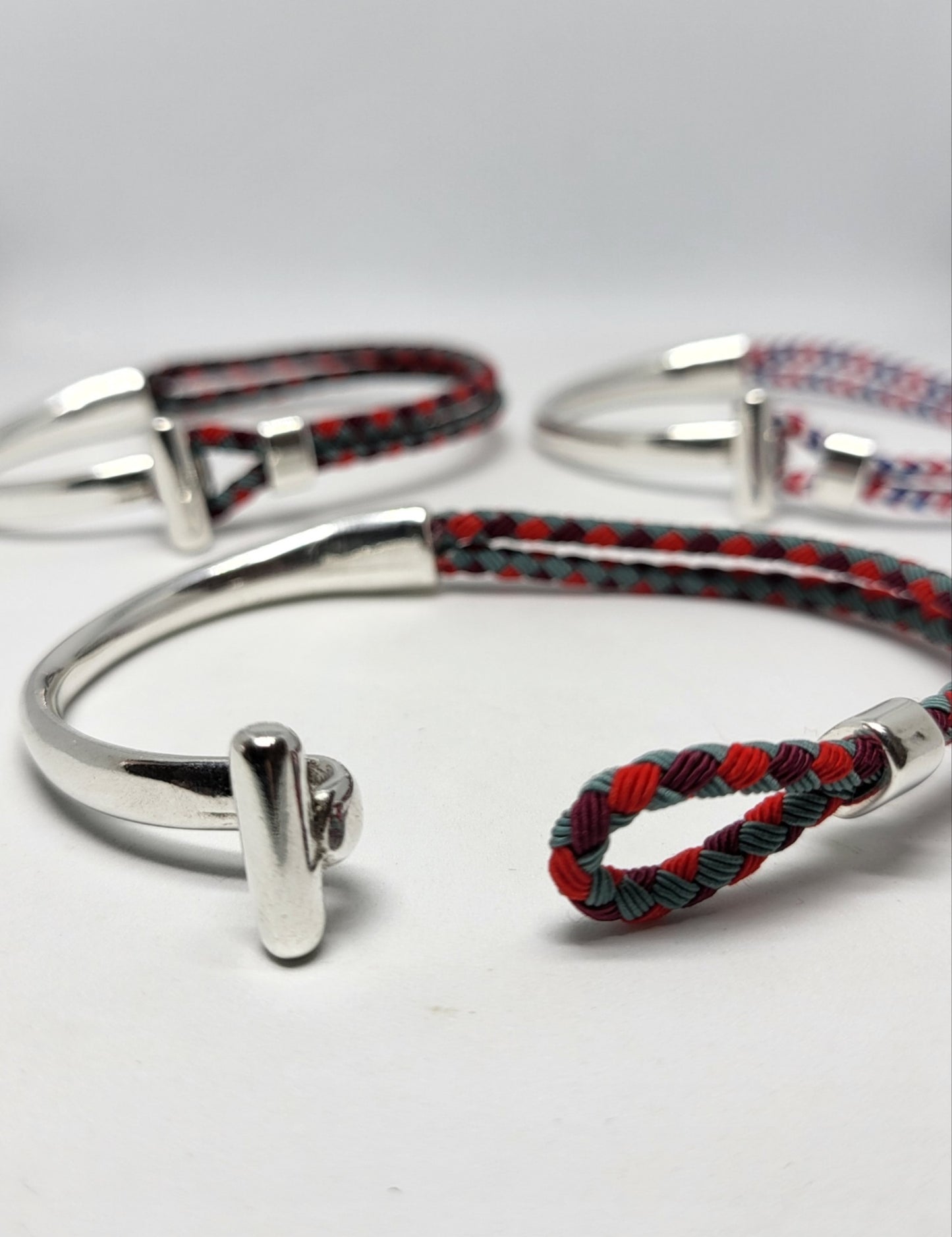 Bracelet semi-rigide