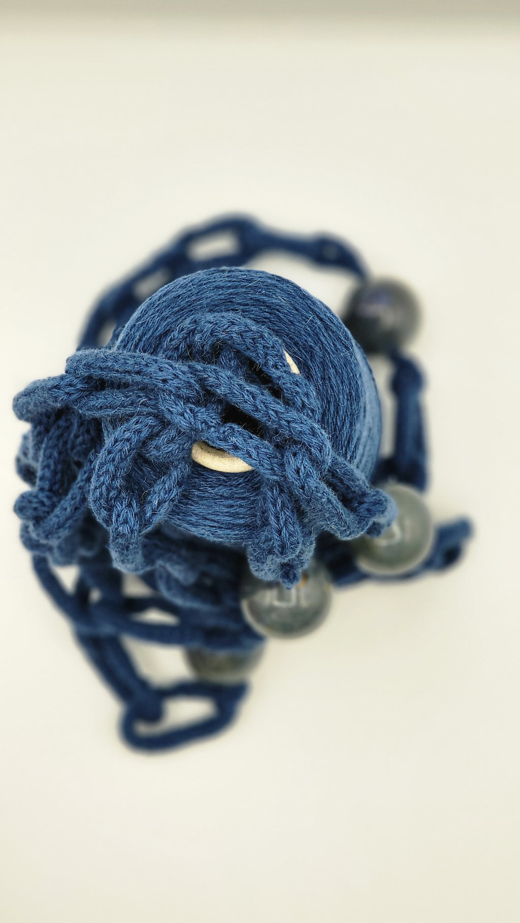 COLLANA in filato di cammello blu