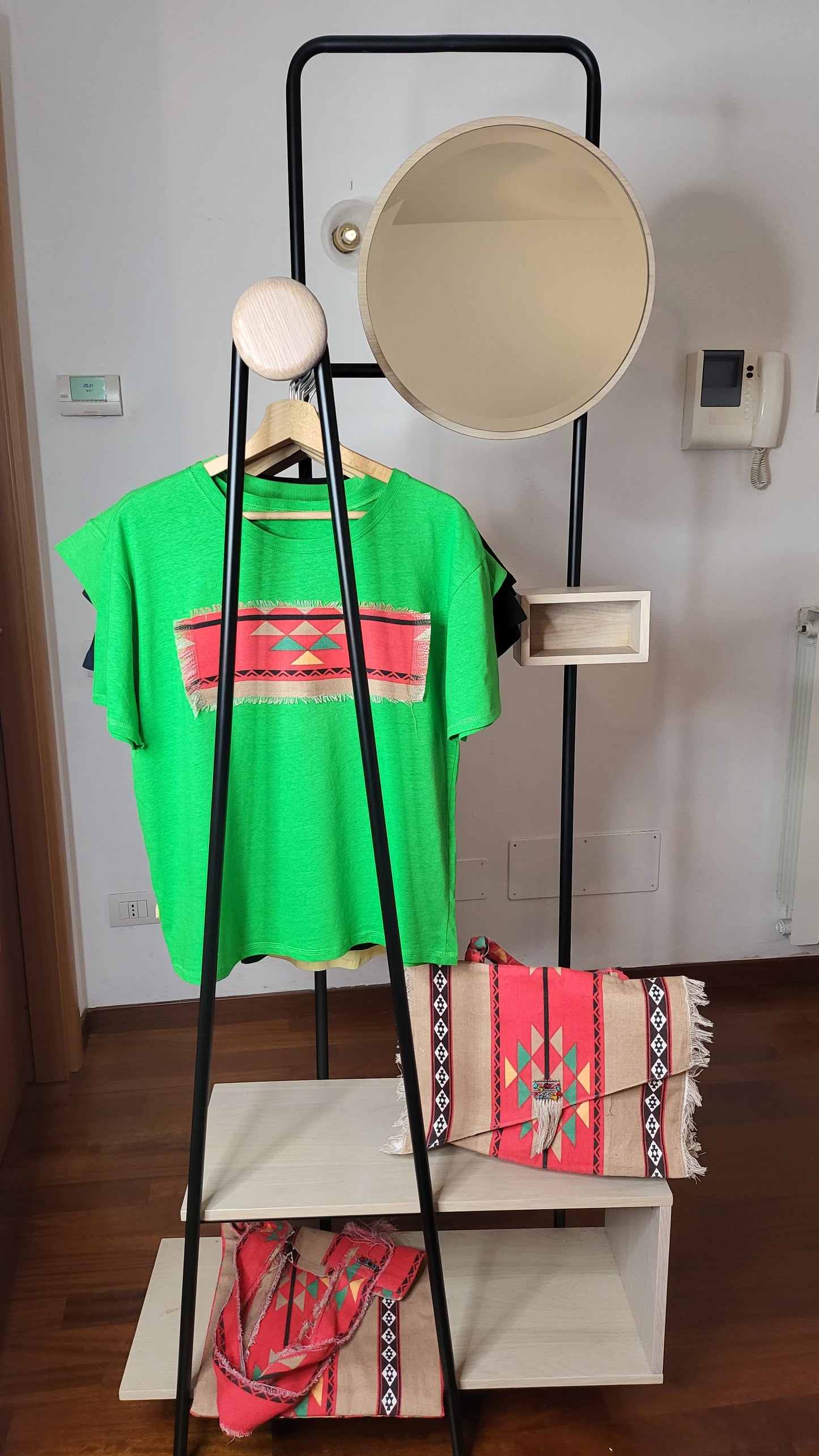 T-shirt vert « avec tissu berbère »