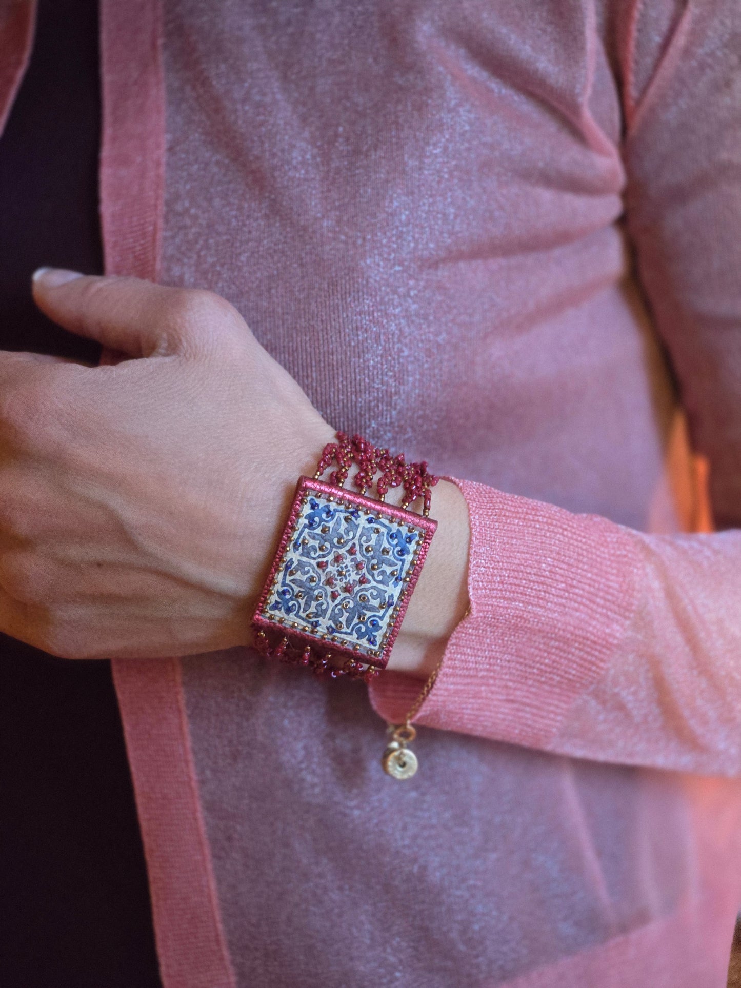 Arabesque leather and pearl bracelet