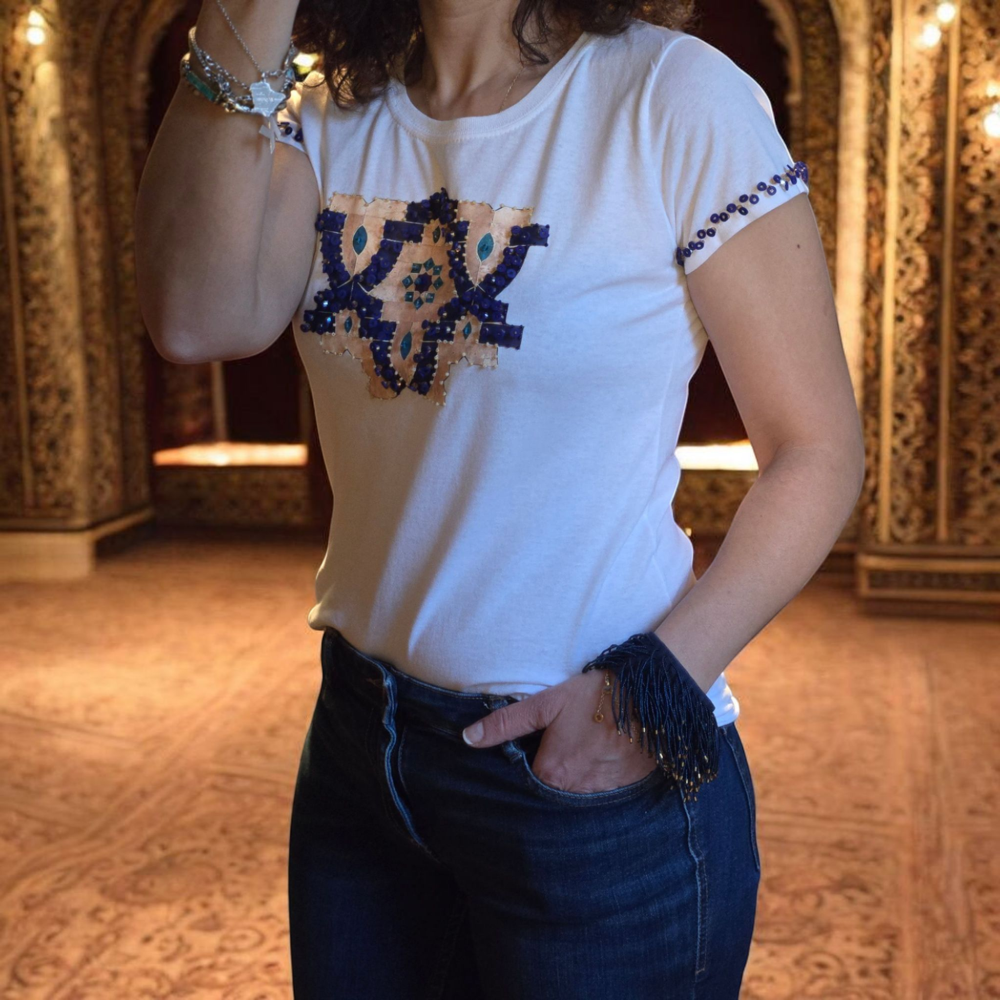 T-SHIRT Arabesque "Artigianato Unico per una Primavera alla Moda "