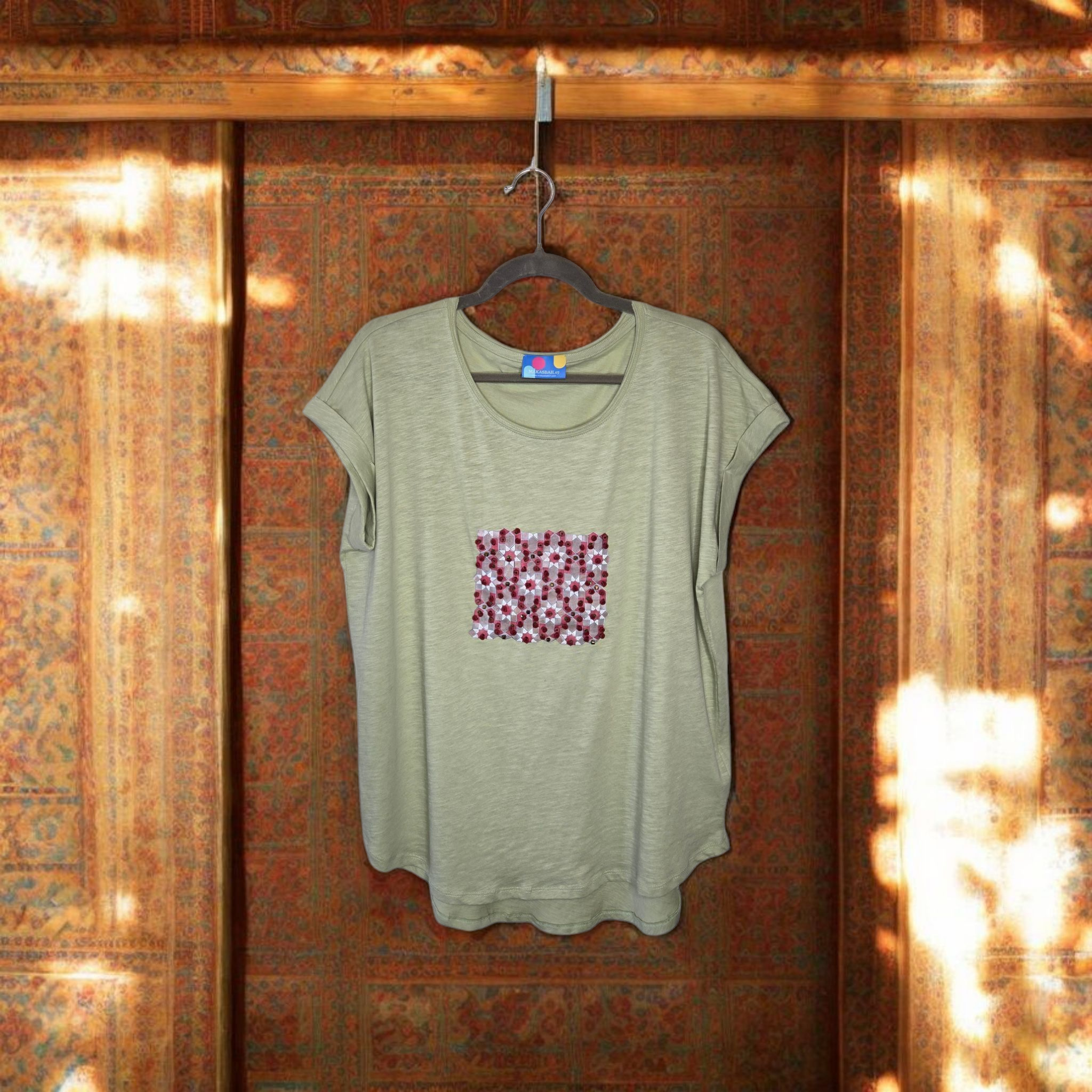 T-SHIRT 💠con Arabeschi 3D e Perle Fatto a Mano