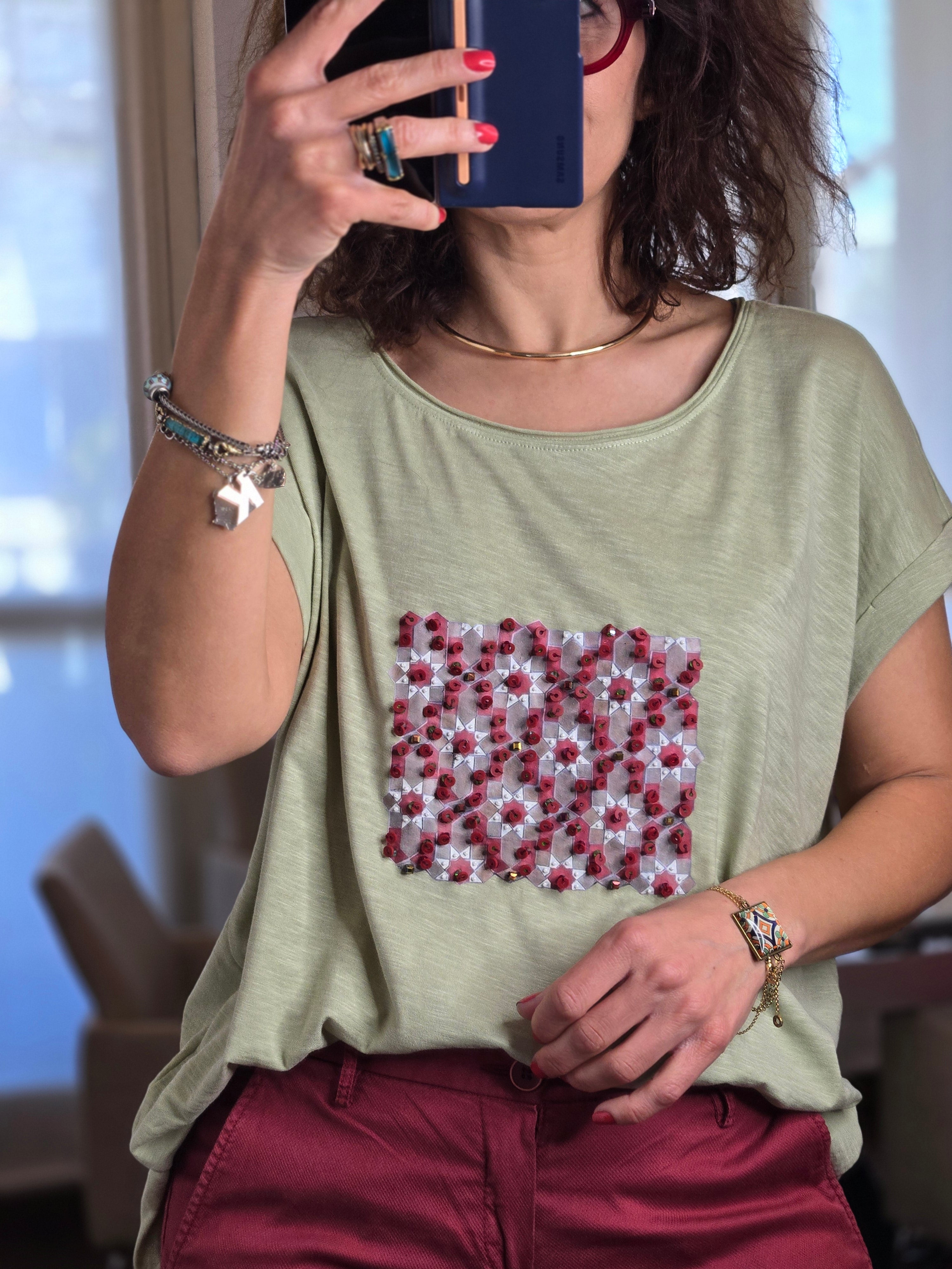 T-SHIRT 💠con Arabeschi 3D e Perle Fatto a Mano