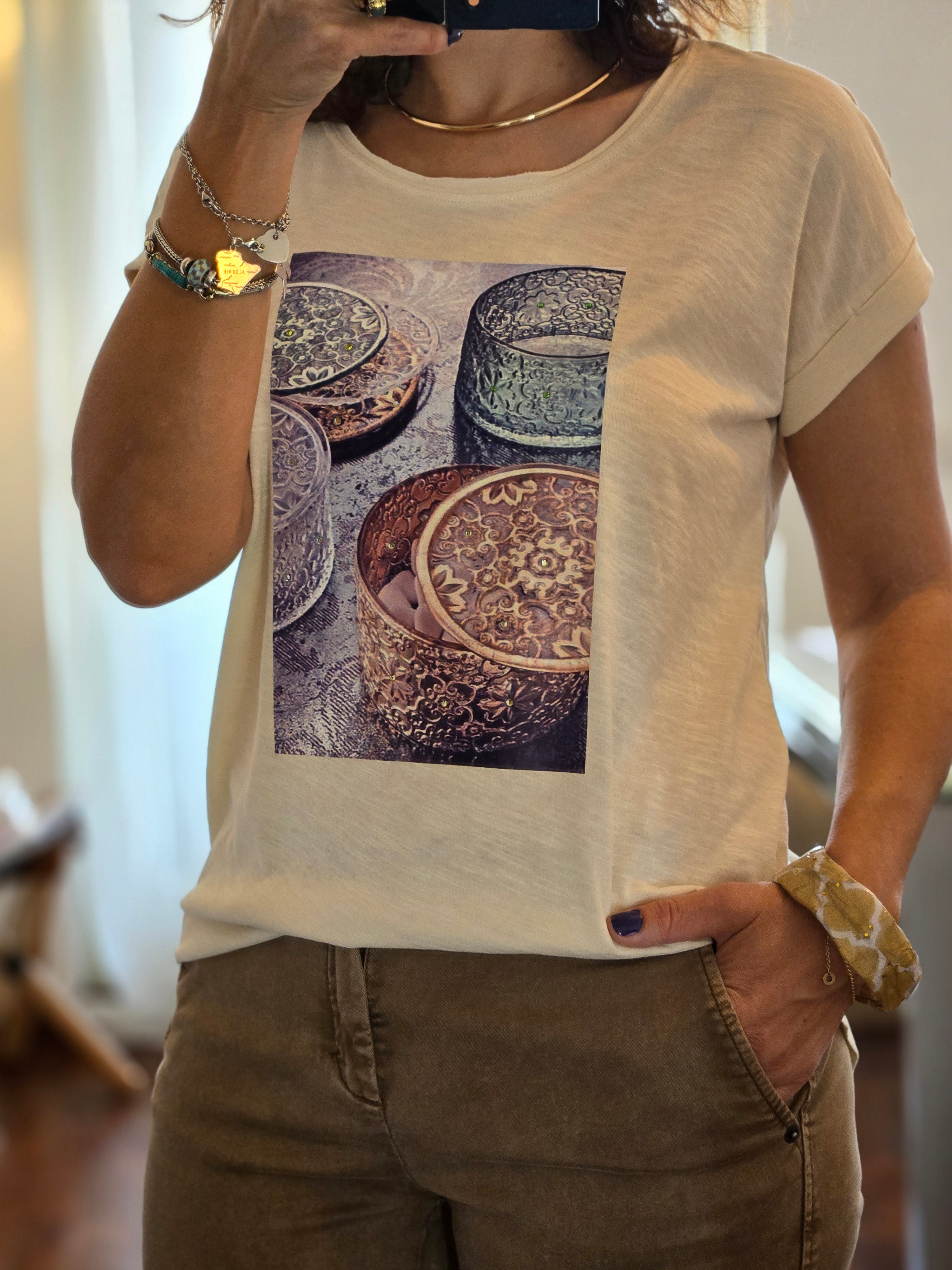 T-SHIRT con Arabesque Ricamati e Perline Luccicanti