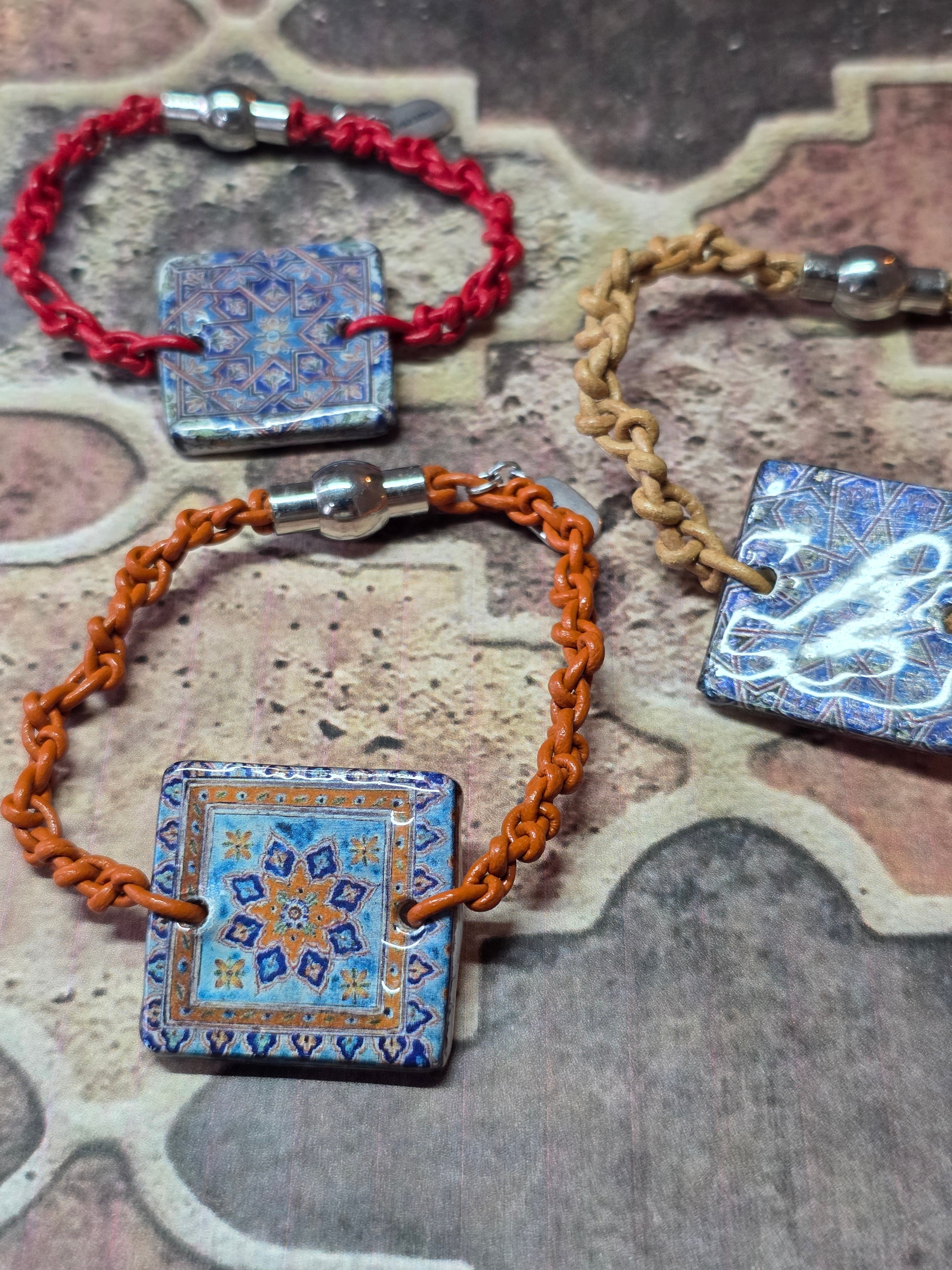 🧿 Bracciale Zellidj algerino in pelle da uomo
La conquista dello stile e della tradizione