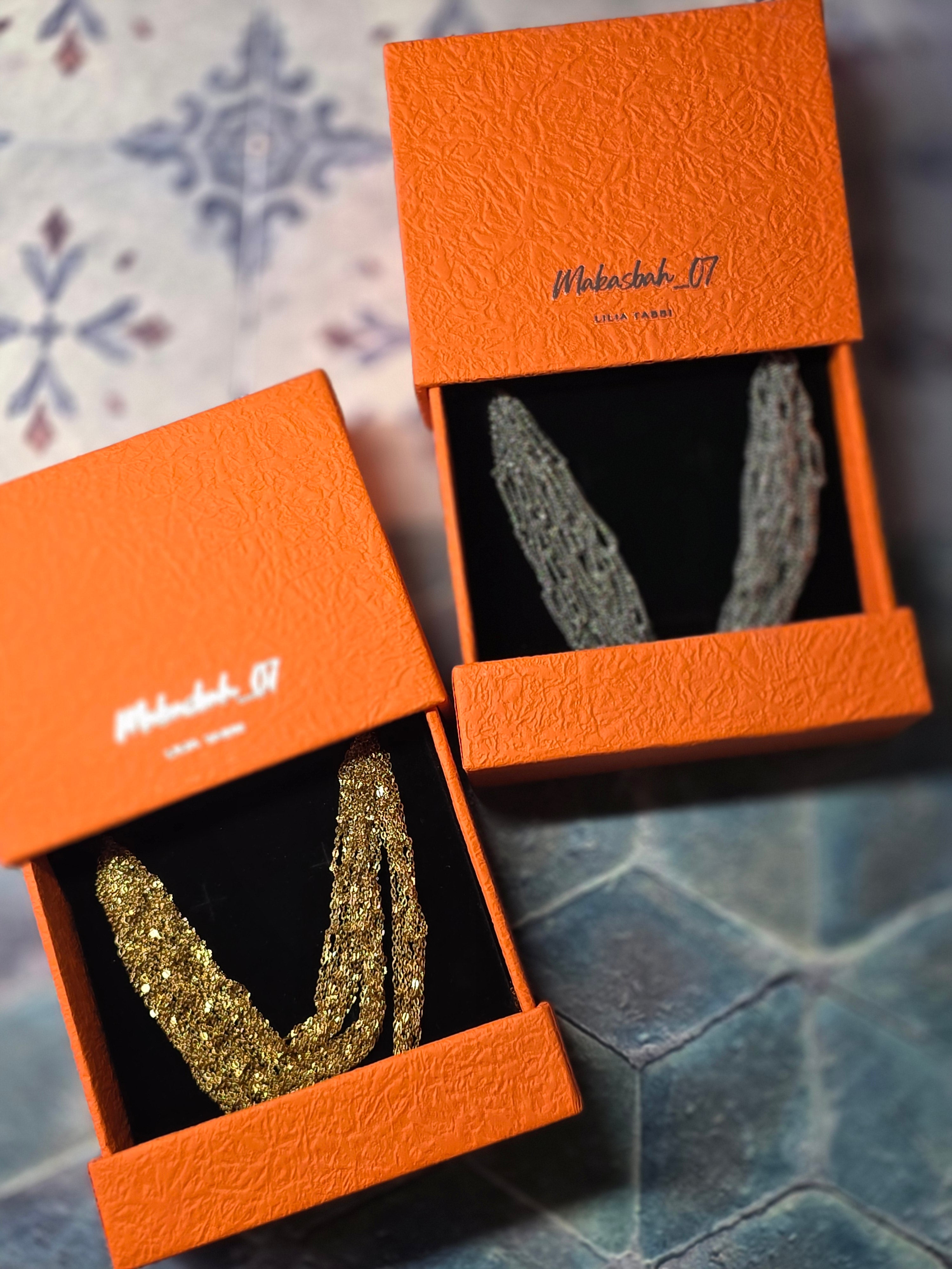 Catene intrecciate a mano in colore oro per uno stile unico! ✨