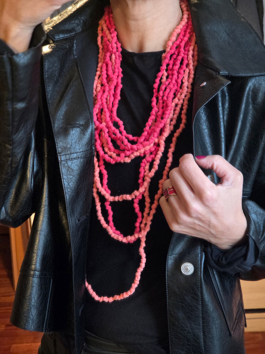 Collana in Cashmere e Cammello, Artigianale per uno Stile Elegante