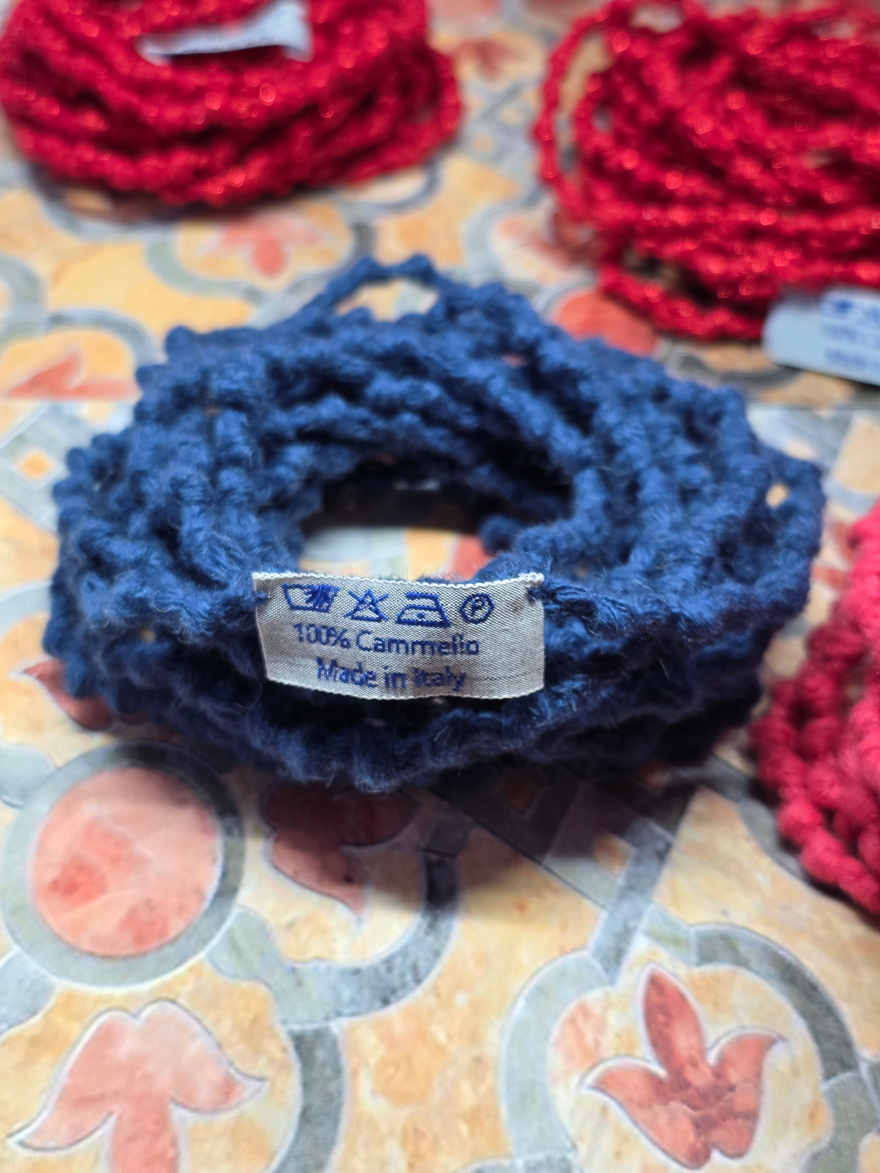 Collana in Cashmere e Cammello, Artigianale per uno Stile Elegante