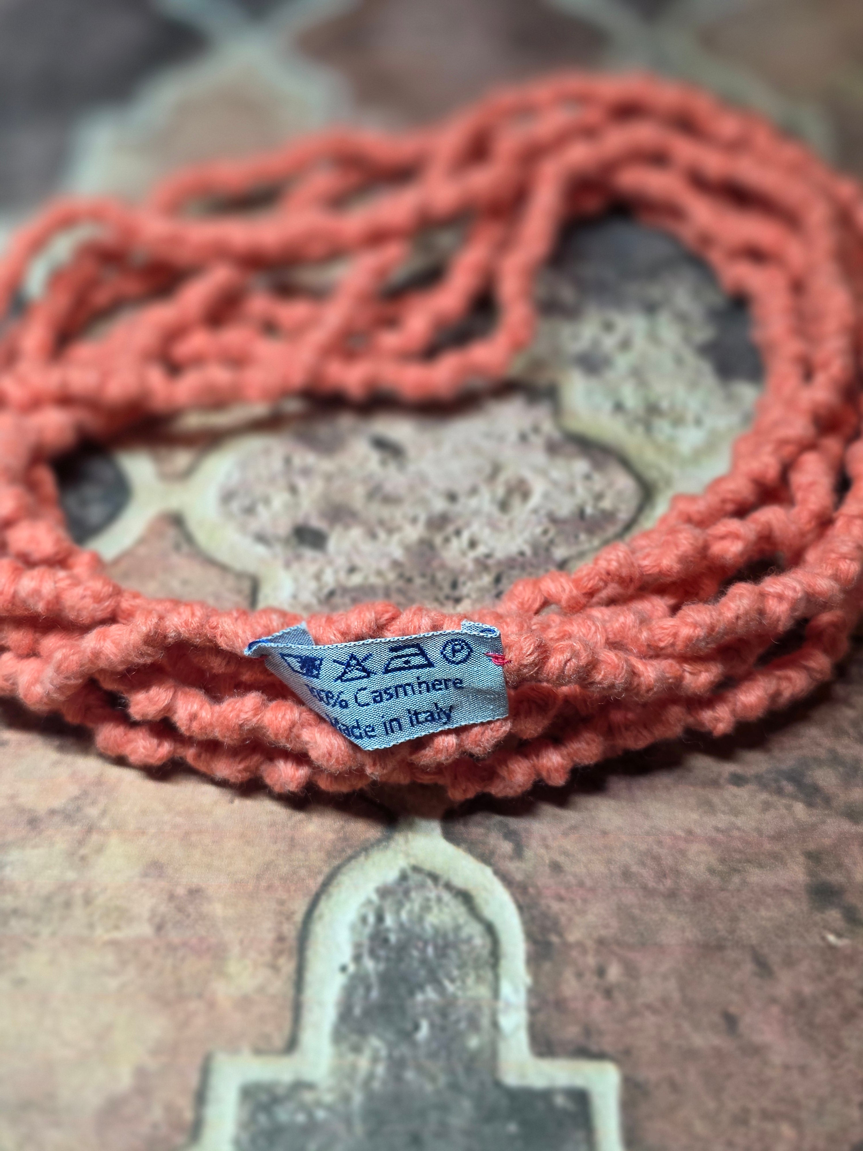 Collana in Cashmere e Cammello, Artigianale per uno Stile Elegante