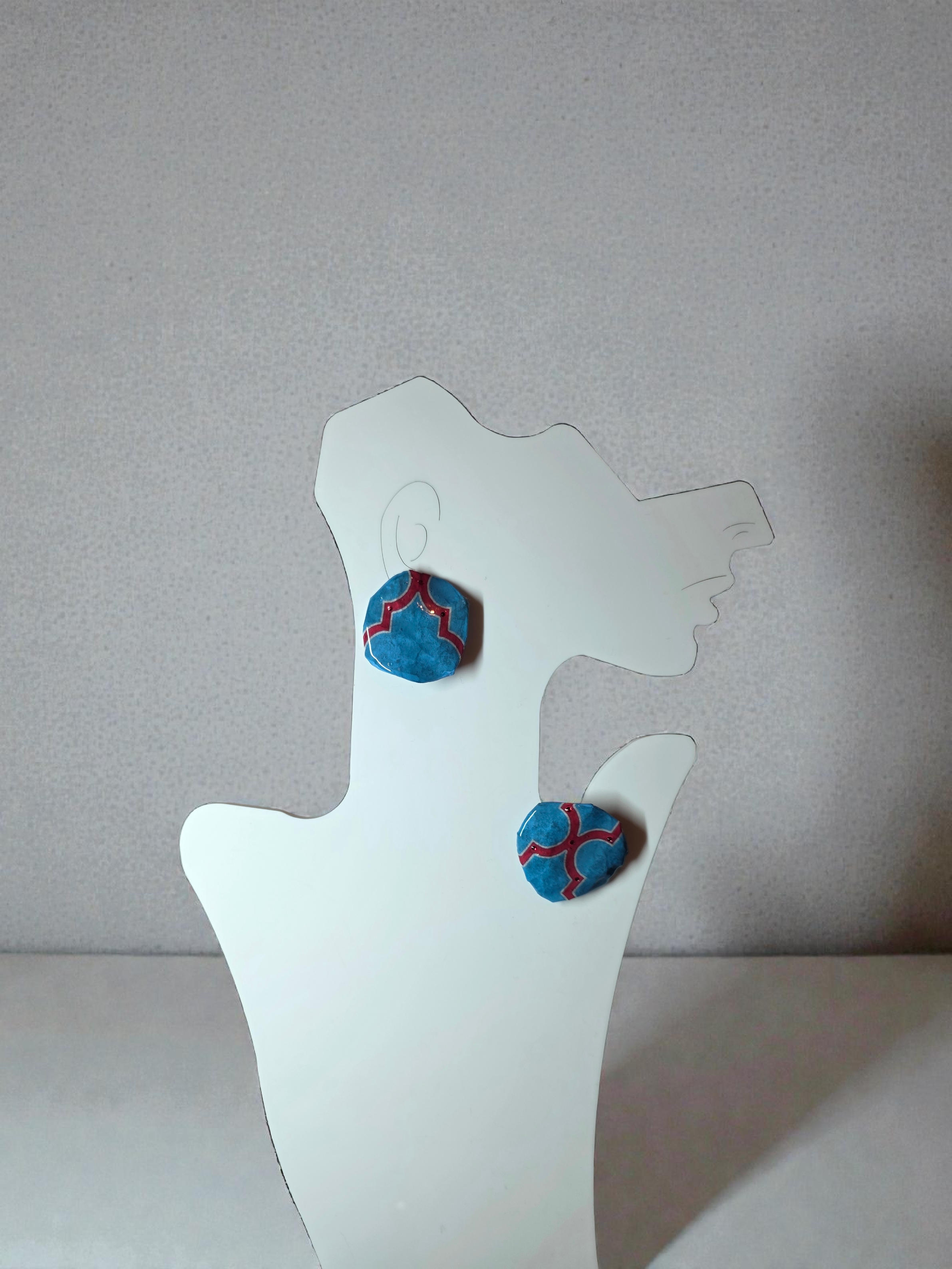 Orecchini Asimmetrici Moderni e per uno Stile Unico