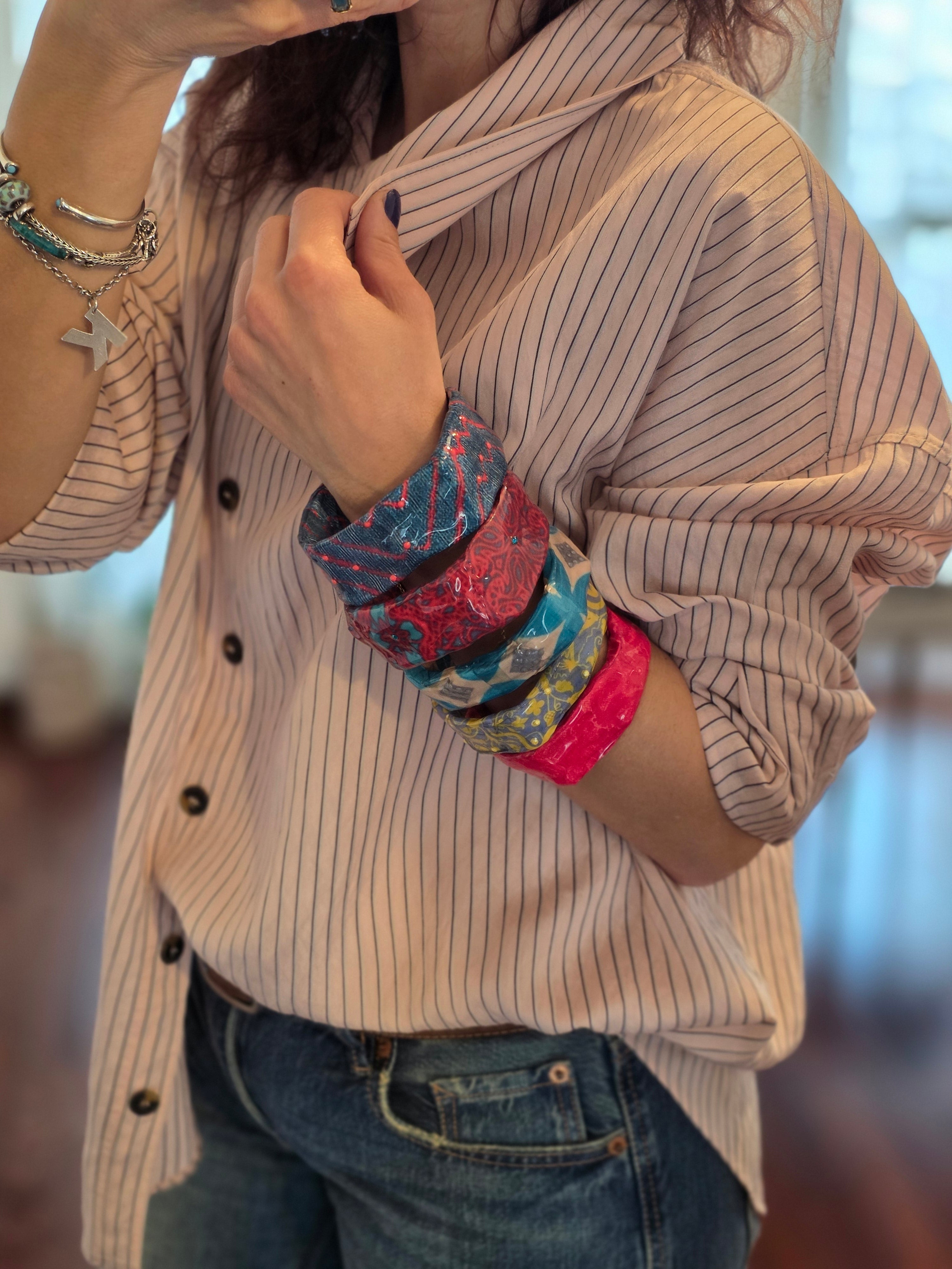 Bracciale Asimmetrico Colori Vibranti- Design moderno