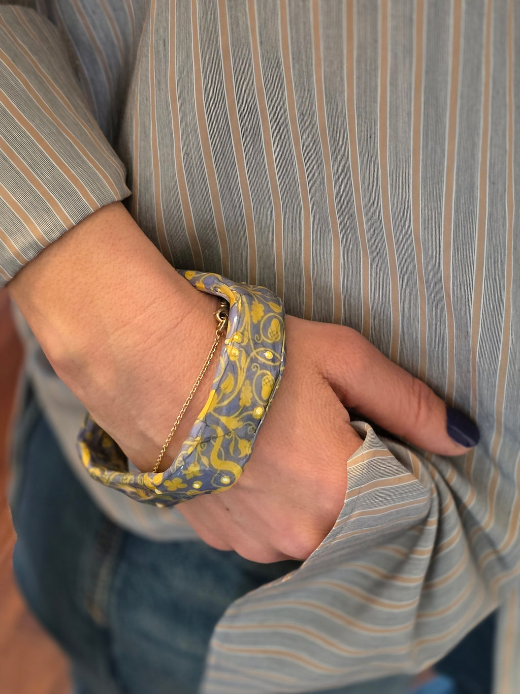 Bracciale Asimmetrico Colori Vibranti- Design moderno