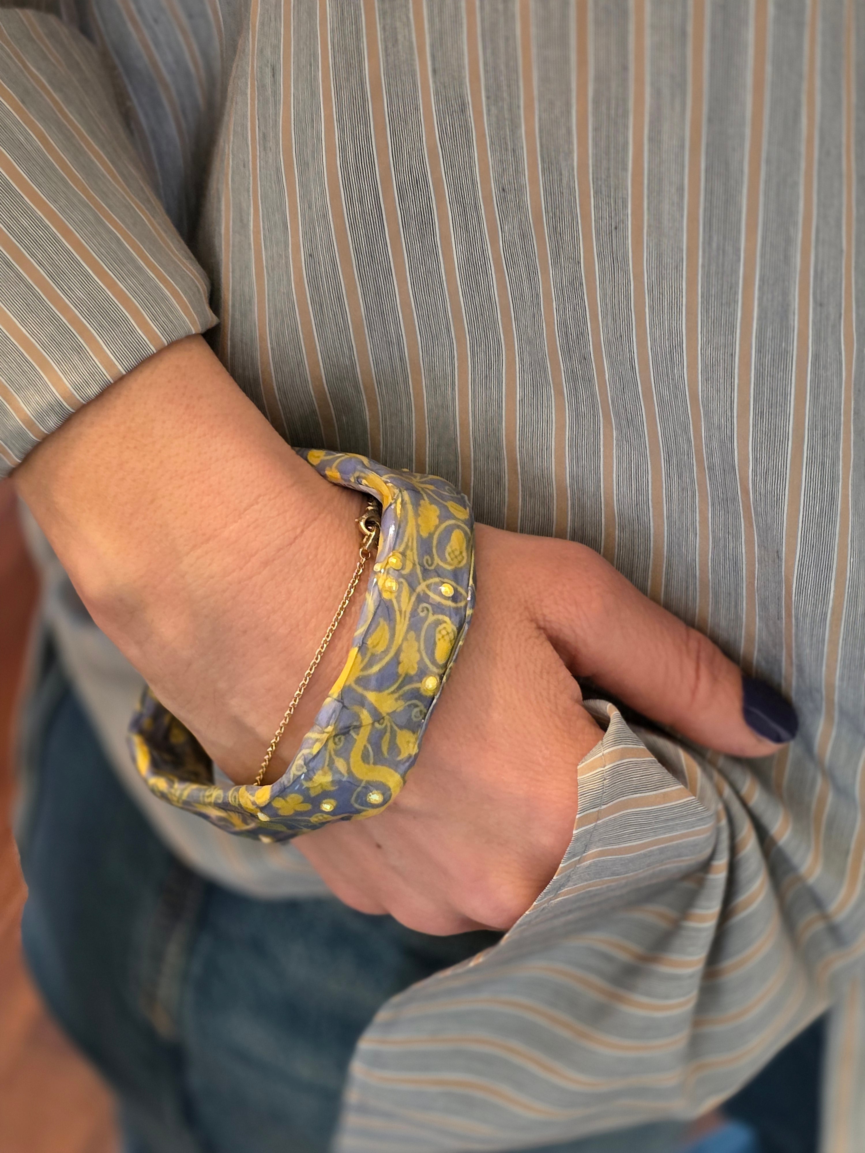 Bracciale Asimmetrico Colori Vibranti- Design moderno