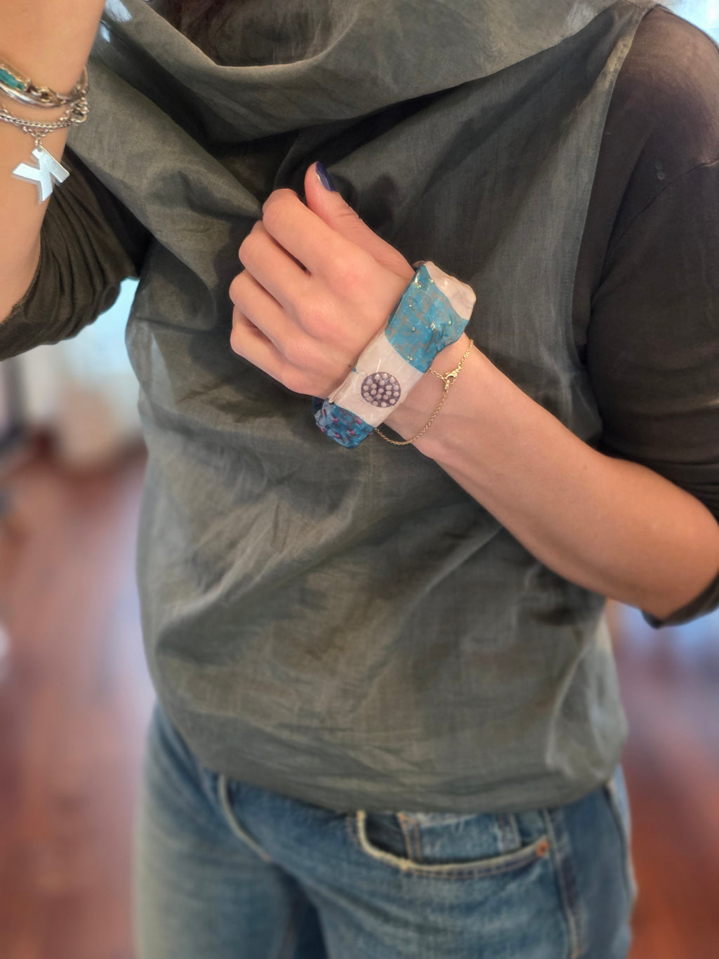 Bracciale Asimmetrico Colori Vibranti- Design moderno