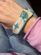 Bracciale Asimmetrico Colori Vibranti- Design moderno