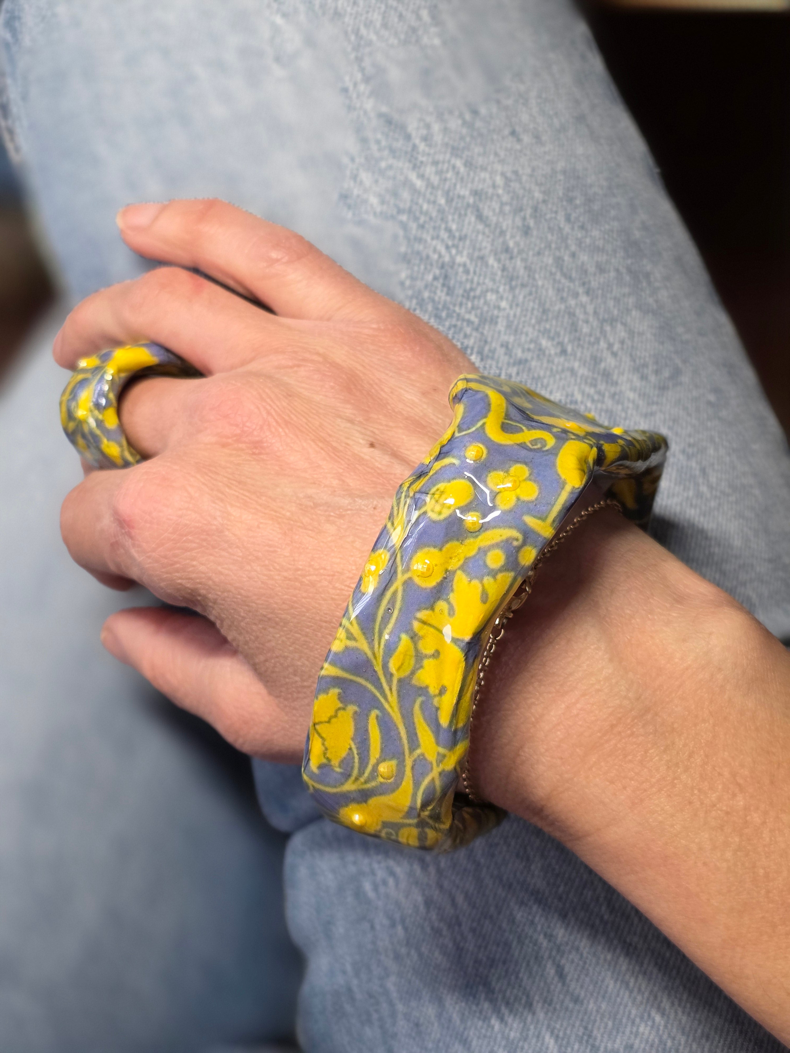 Bracciale Asimmetrico Colori Vibranti- Design moderno