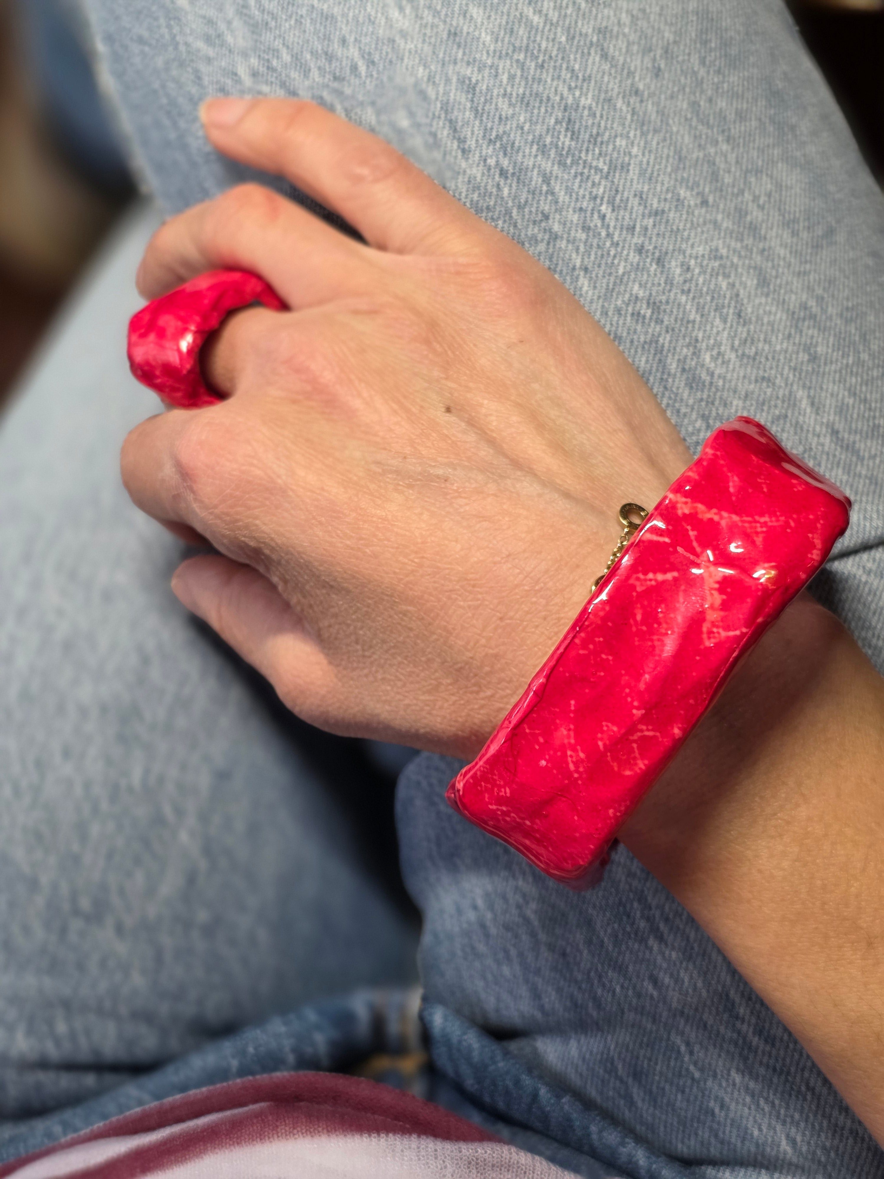 Bracciale Asimmetrico Colori Vibranti- Design moderno