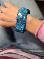 Bracciale Asimmetrico Colori Vibranti- Design moderno