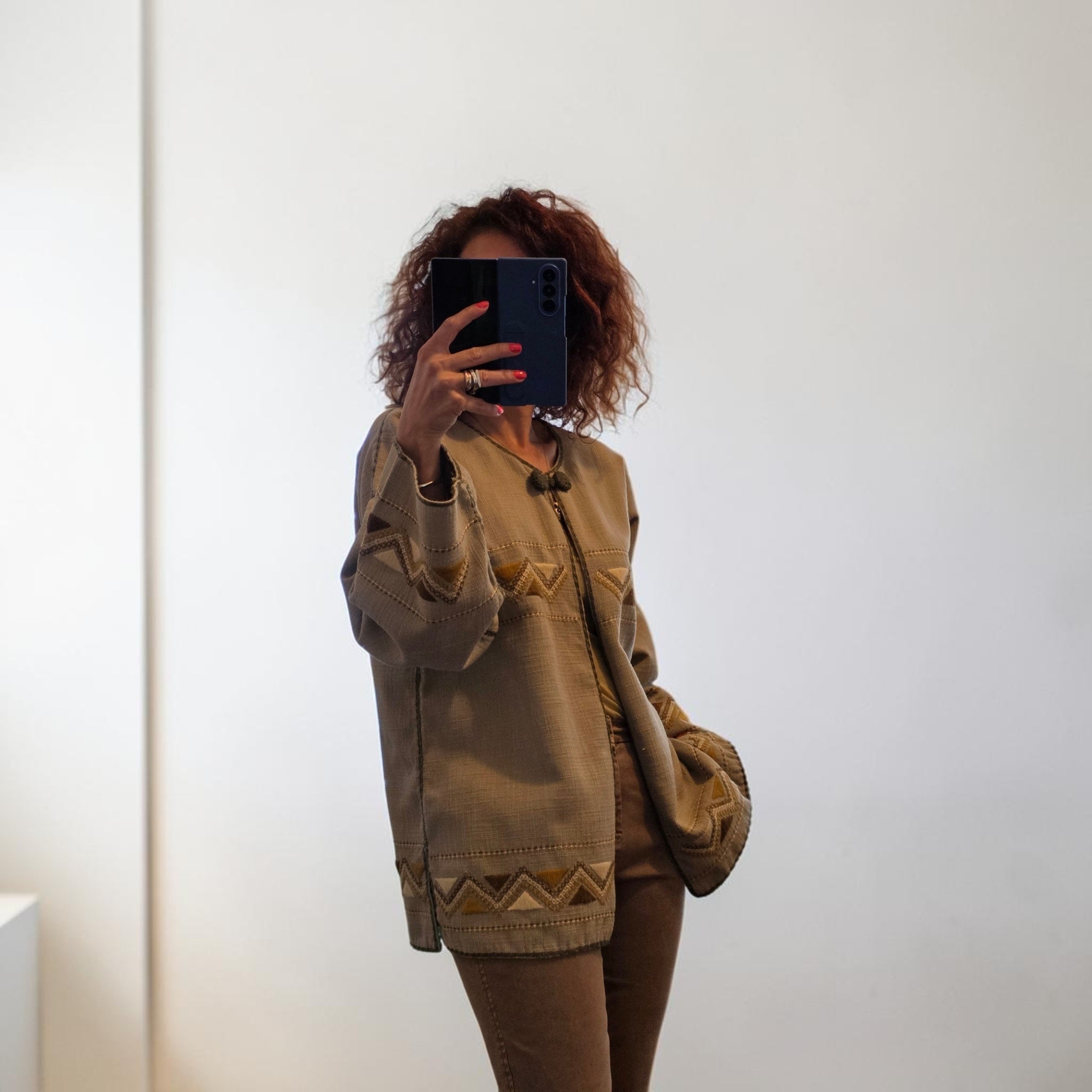 Giacca ricamata a mano in lino del Sud d'Algeria