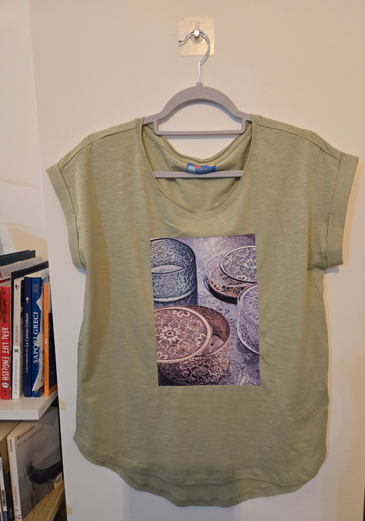 T-shirt avec arabesques brodées et perles scintillantes