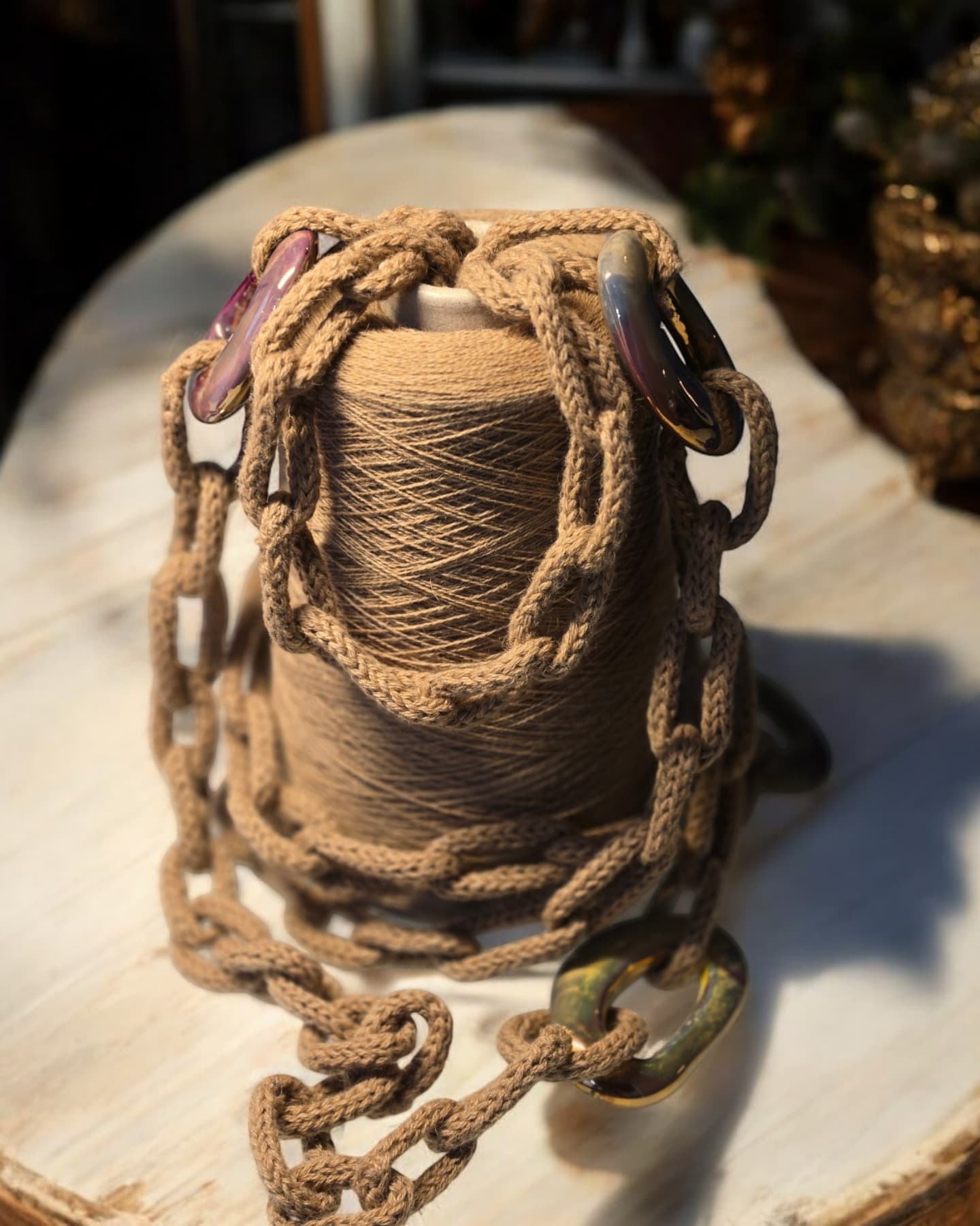 COLLANA Catena in Lana di Cammello con Anelli in Ceramica