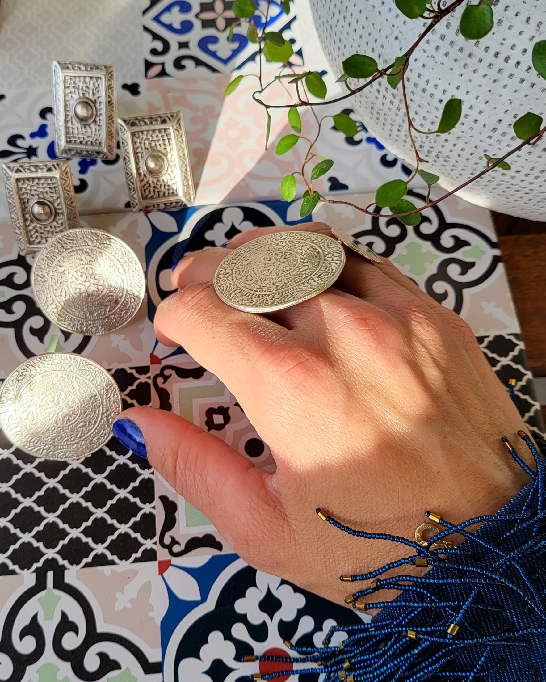 ANELLI Arabesque in acciaio invecchiato