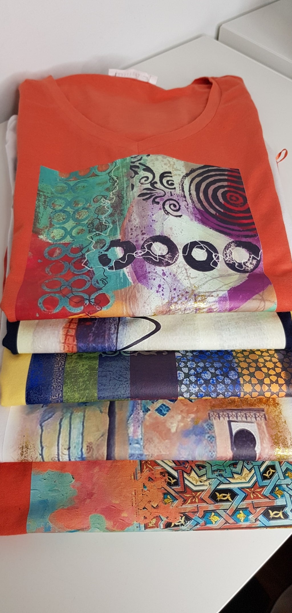 T-SHIRT Arancione stampa unica e originale