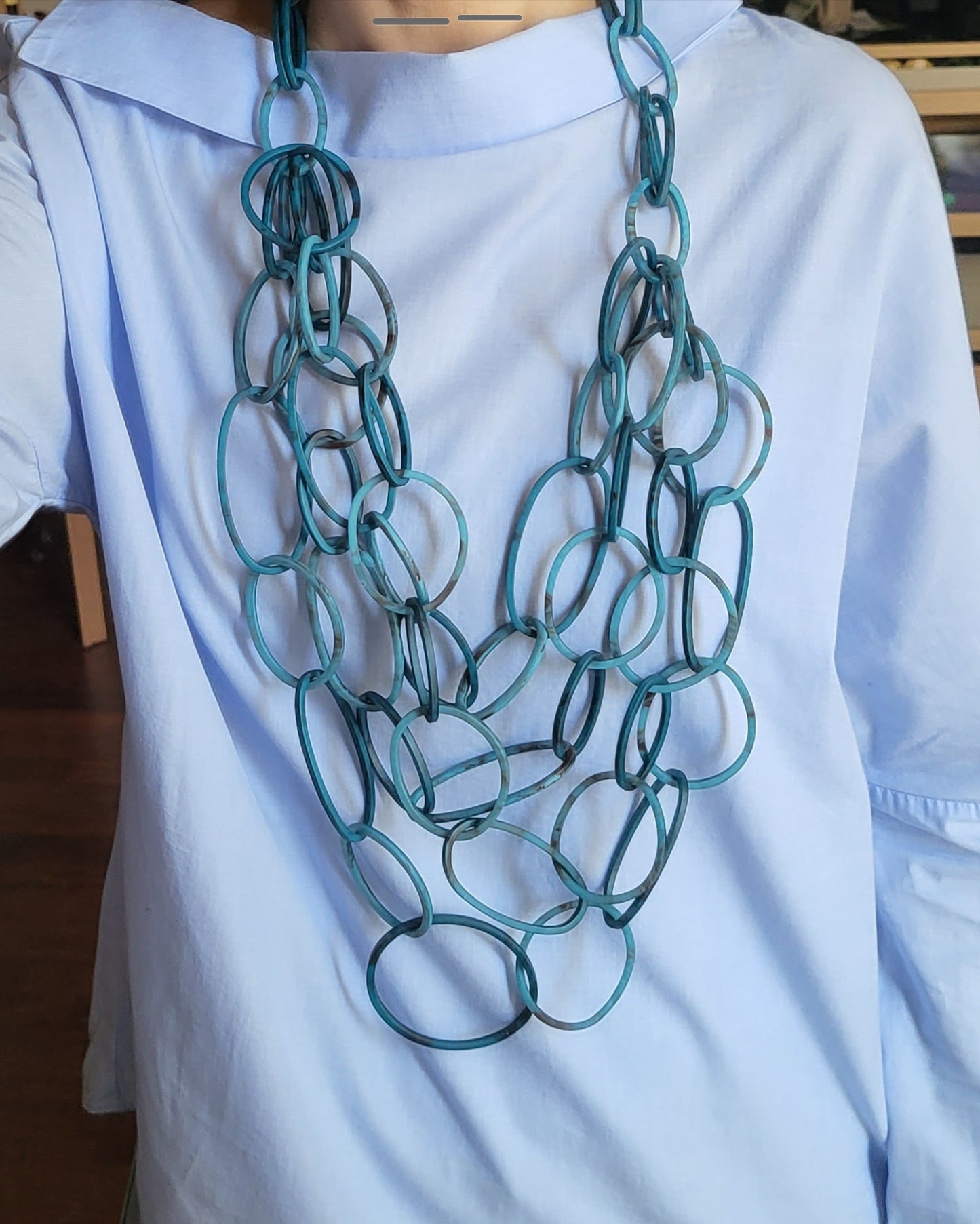 043 - Collier en résine à maillons ovales, couleur BLEU