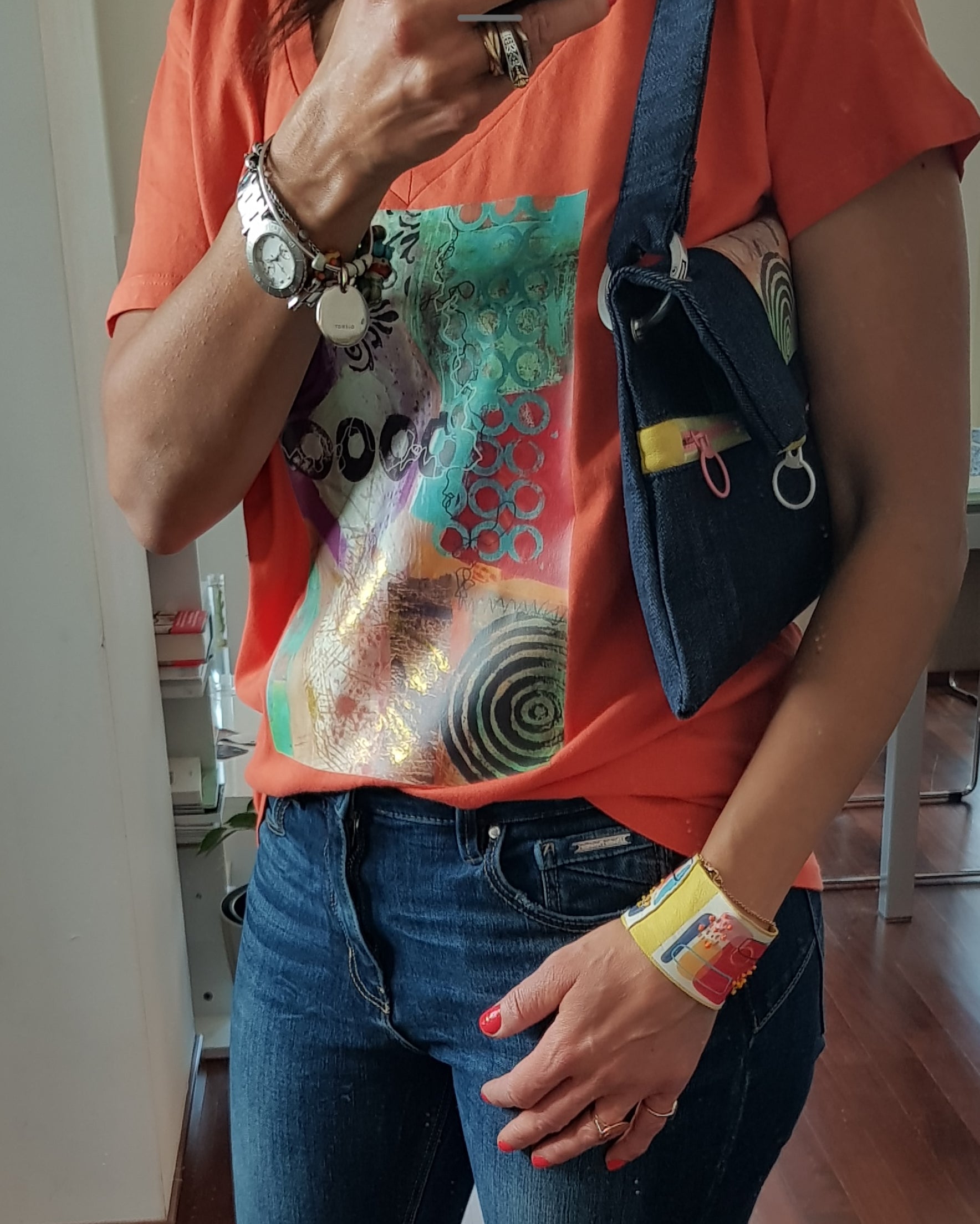 T-SHIRT Arancione stampa unica e originale