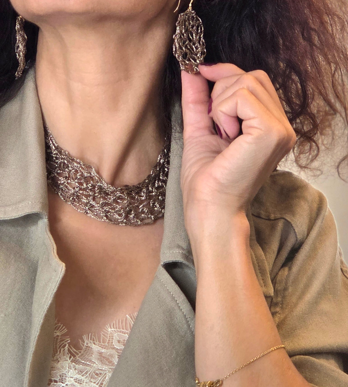 Collana in rame tessuta a mano