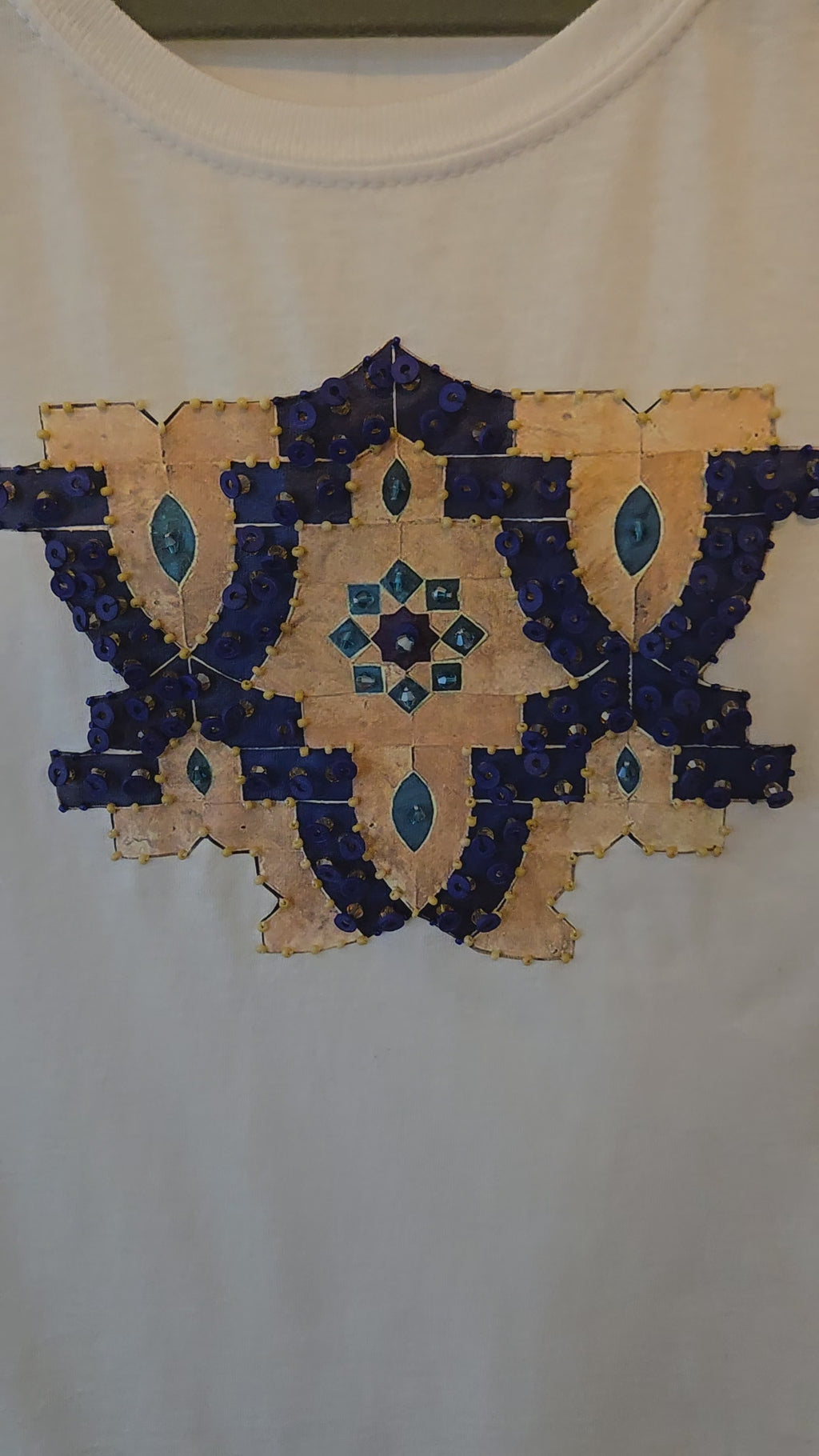 T-SHIRT Arabesque "Artigianato Unico per una Primavera alla Moda "