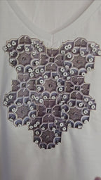 T-shirt fait main 💠 avec arabesques 3D et perles