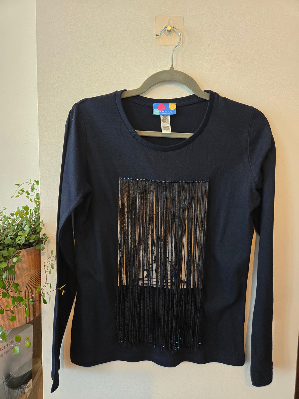 T-SHIRT - "Porta araba" Maglietta Artigianale con Frange e Perline