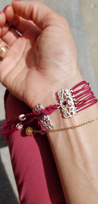 025 - BRACCIALE rosso con medaglia Arabesque