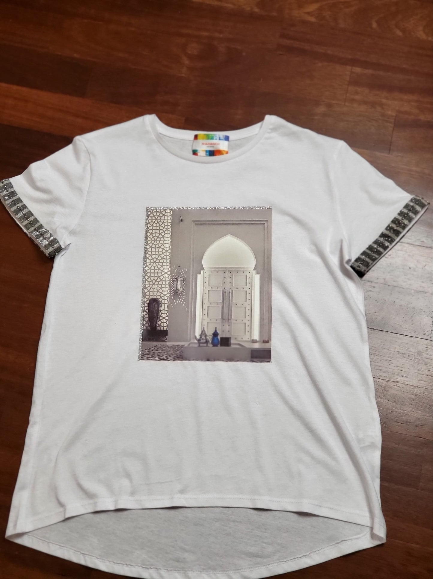 036 - T-shirt blanc imprimé ARABESQUE