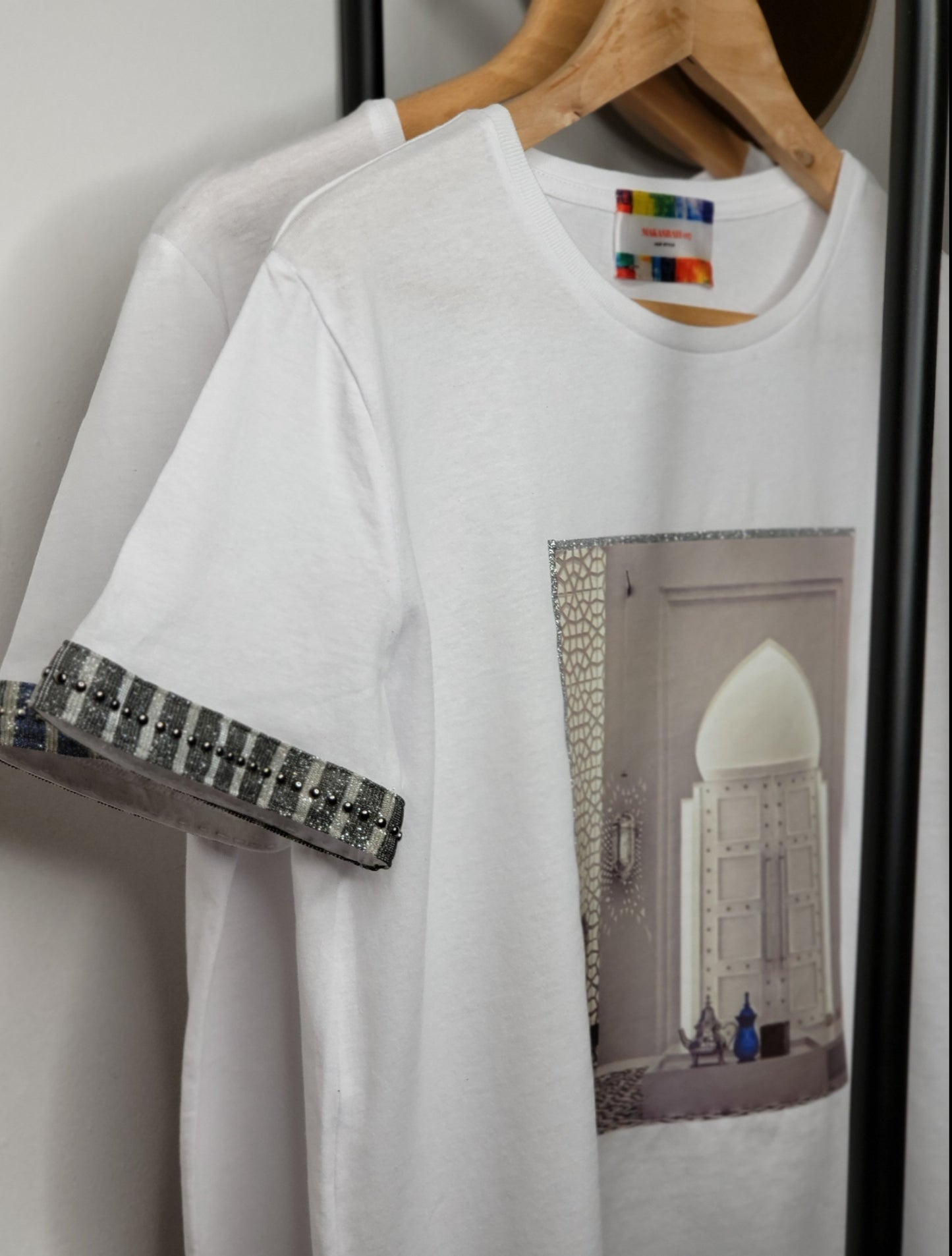 035 - T-shirt blanc imprimé ARABESQUE