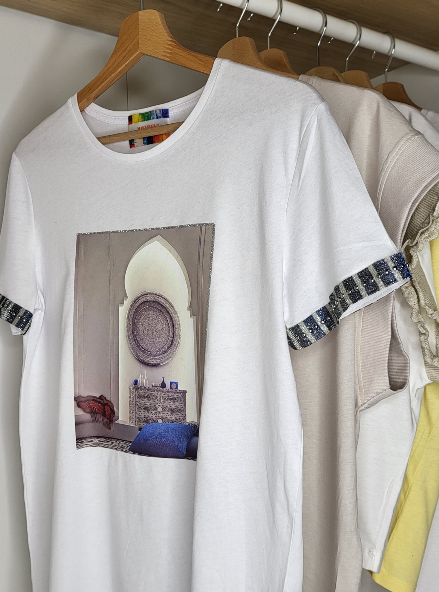 035 - T-shirt blanc imprimé ARABESQUE