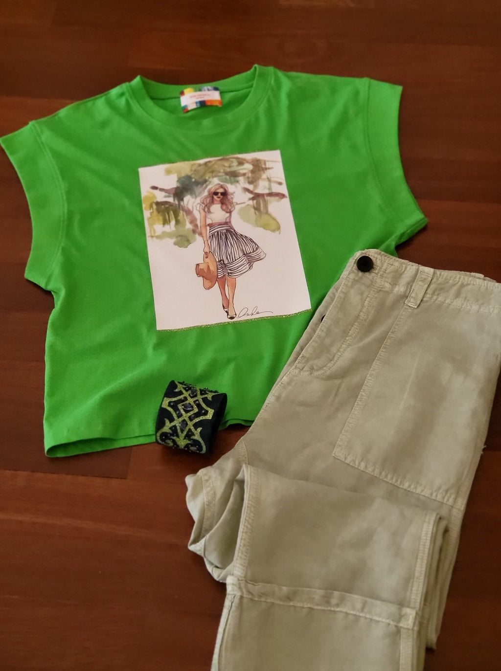 T-SHIRT - Maglia verde Stampata