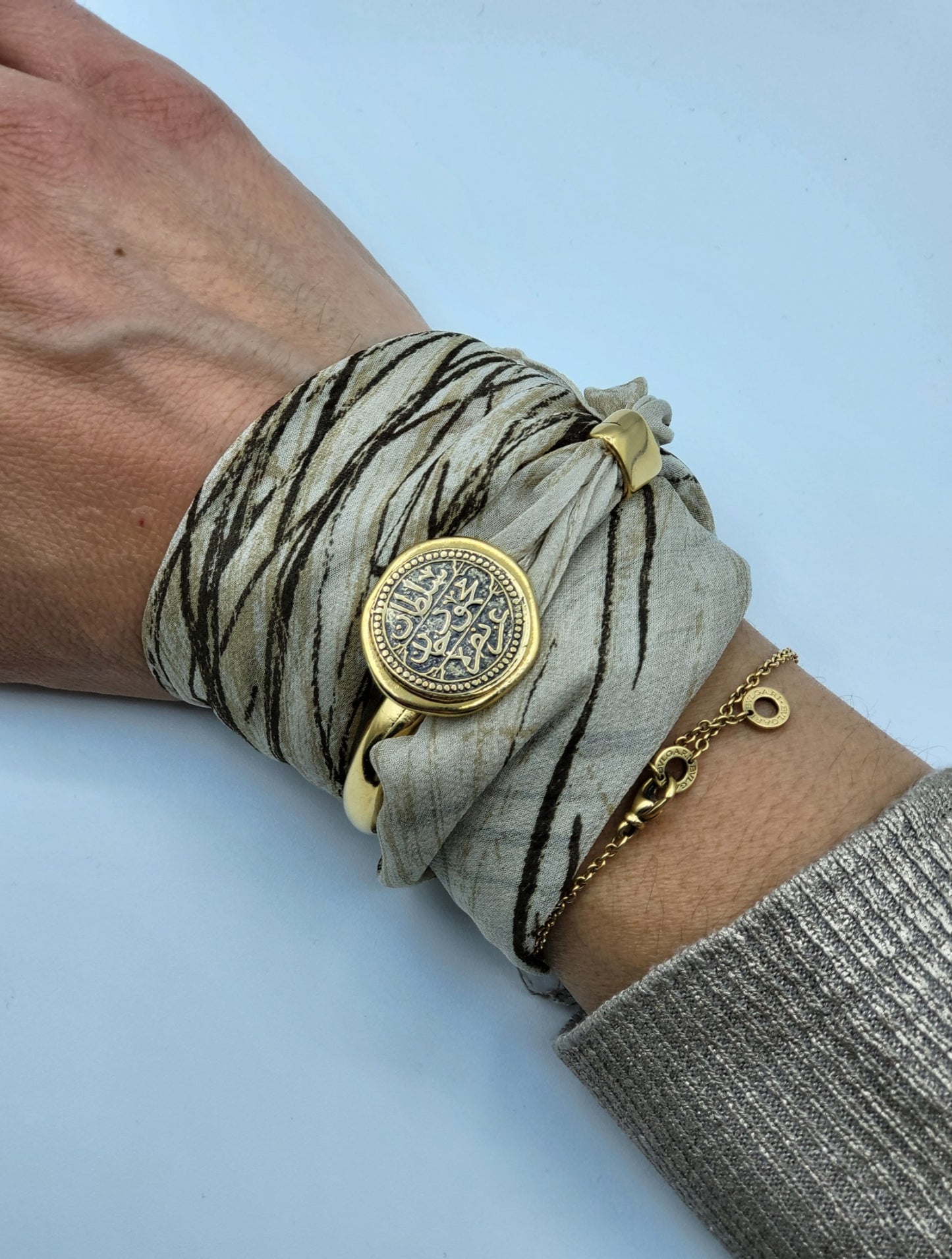 019 - Bracelet semi-rigide avec pièce algérienne et foulard en soie