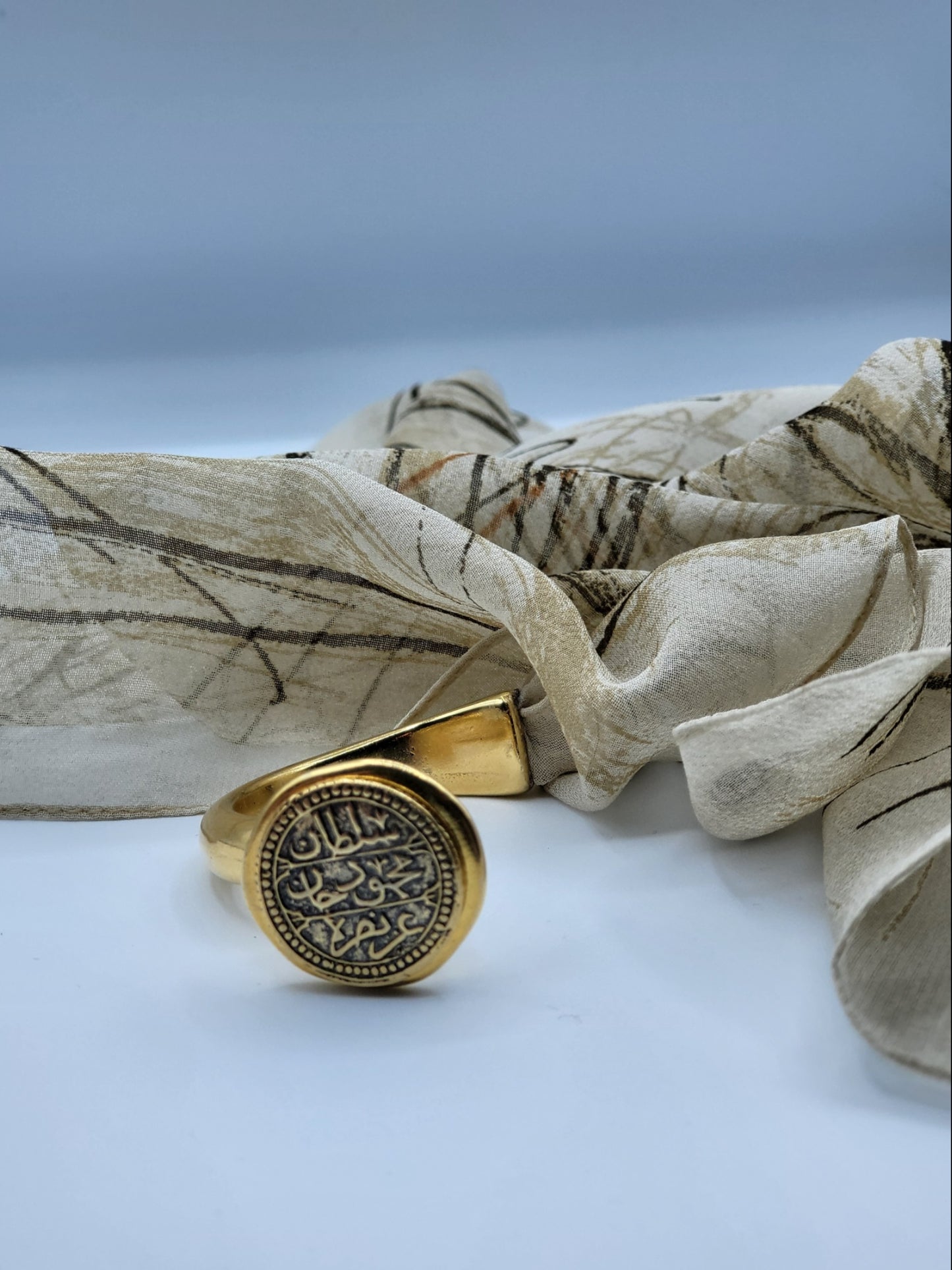 019 - Bracelet semi-rigide avec pièce algérienne et foulard en soie